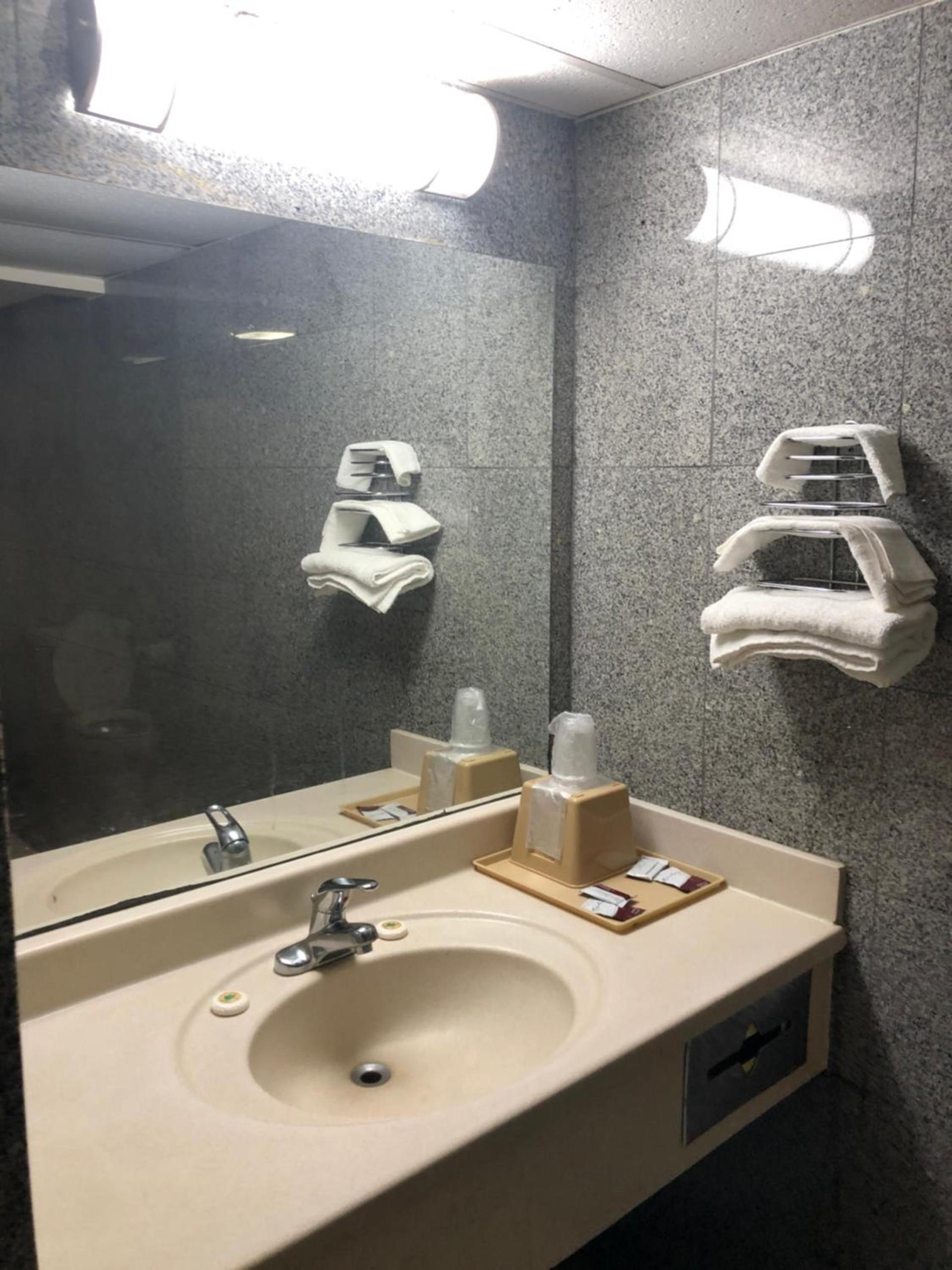 Capital inn photo 19