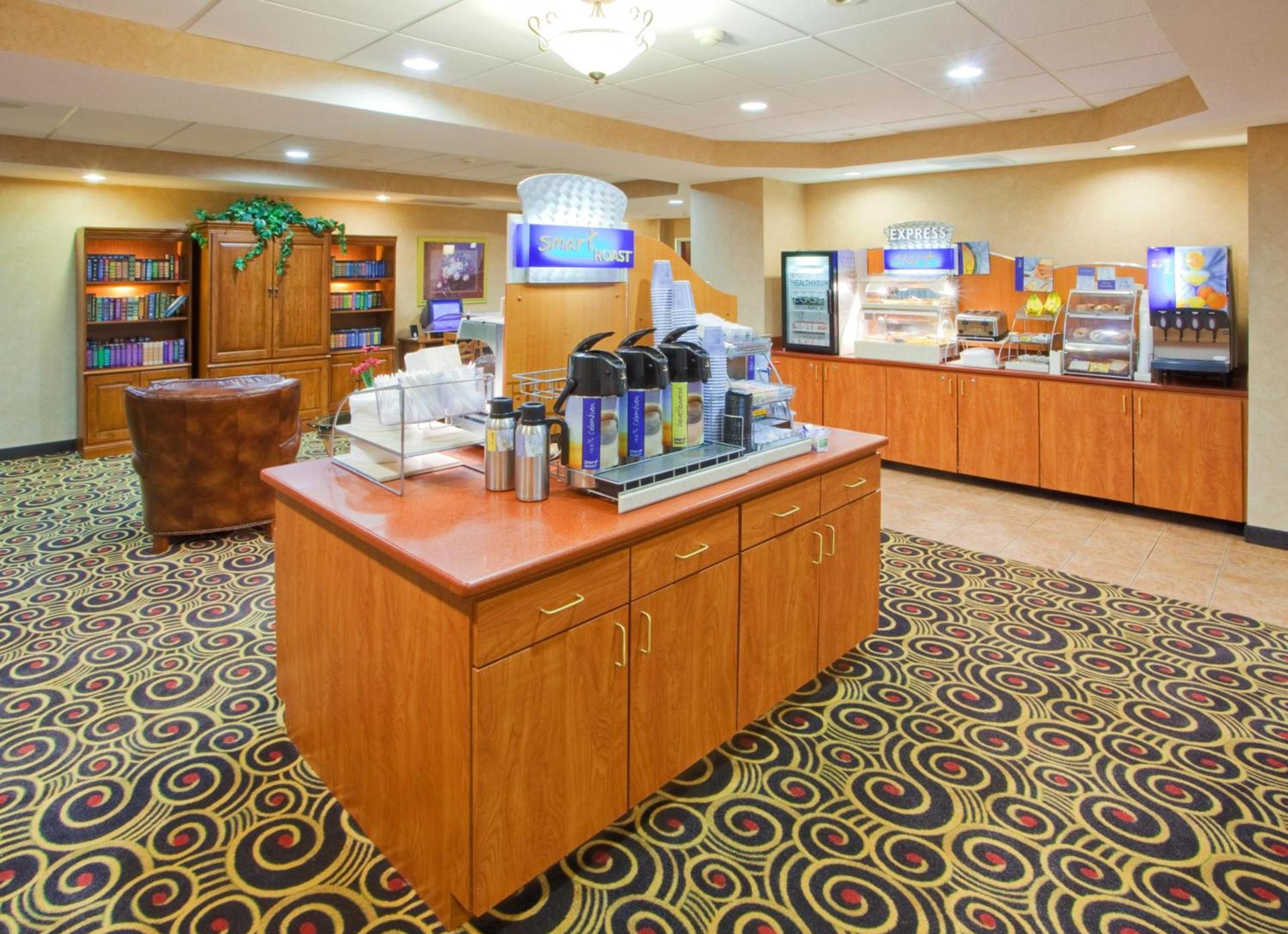 Holiday Inn Express Hanover by IHG photo 38