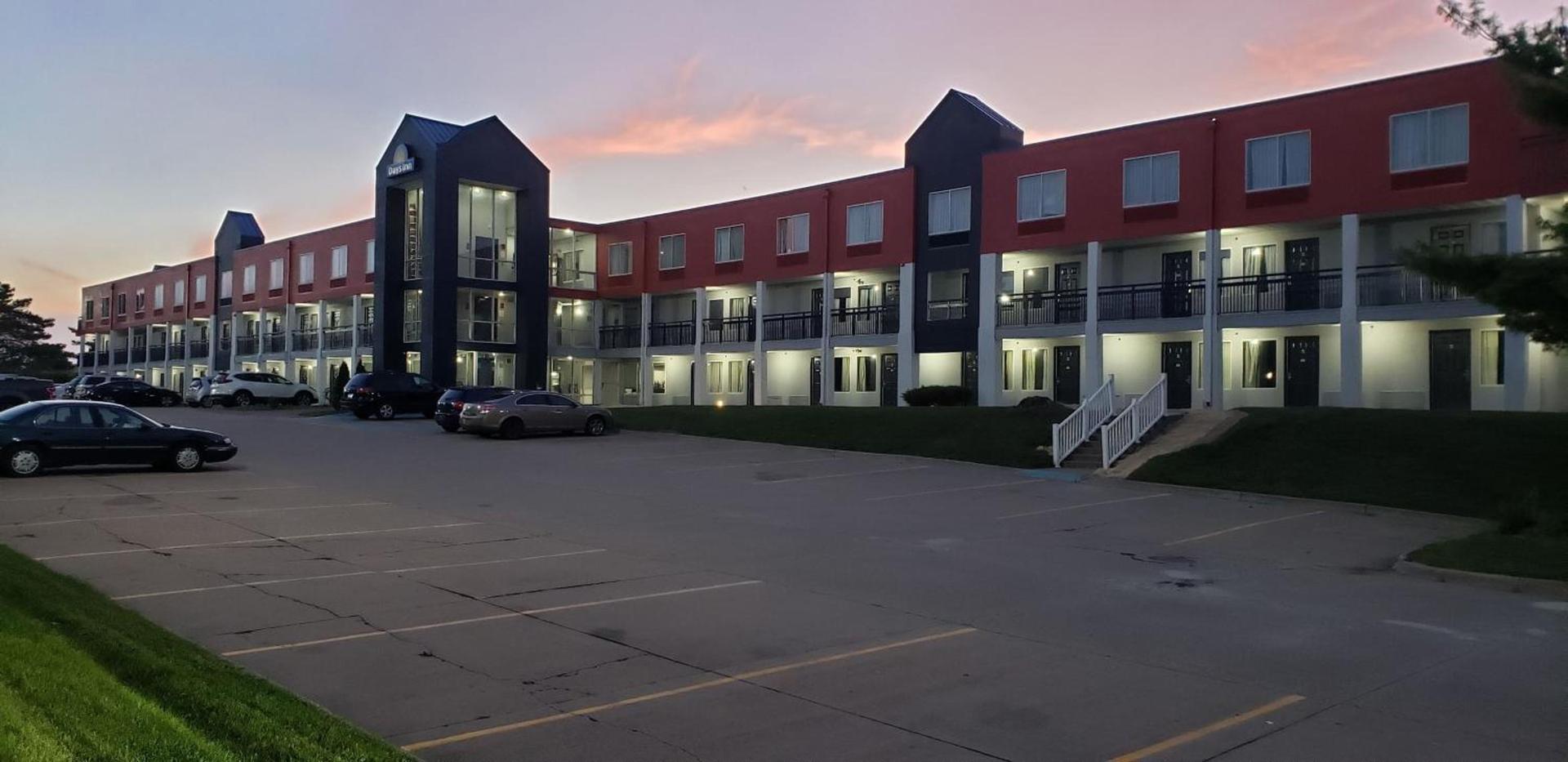 Days Inn by Wyndham West Des Moines - Clive photo 17