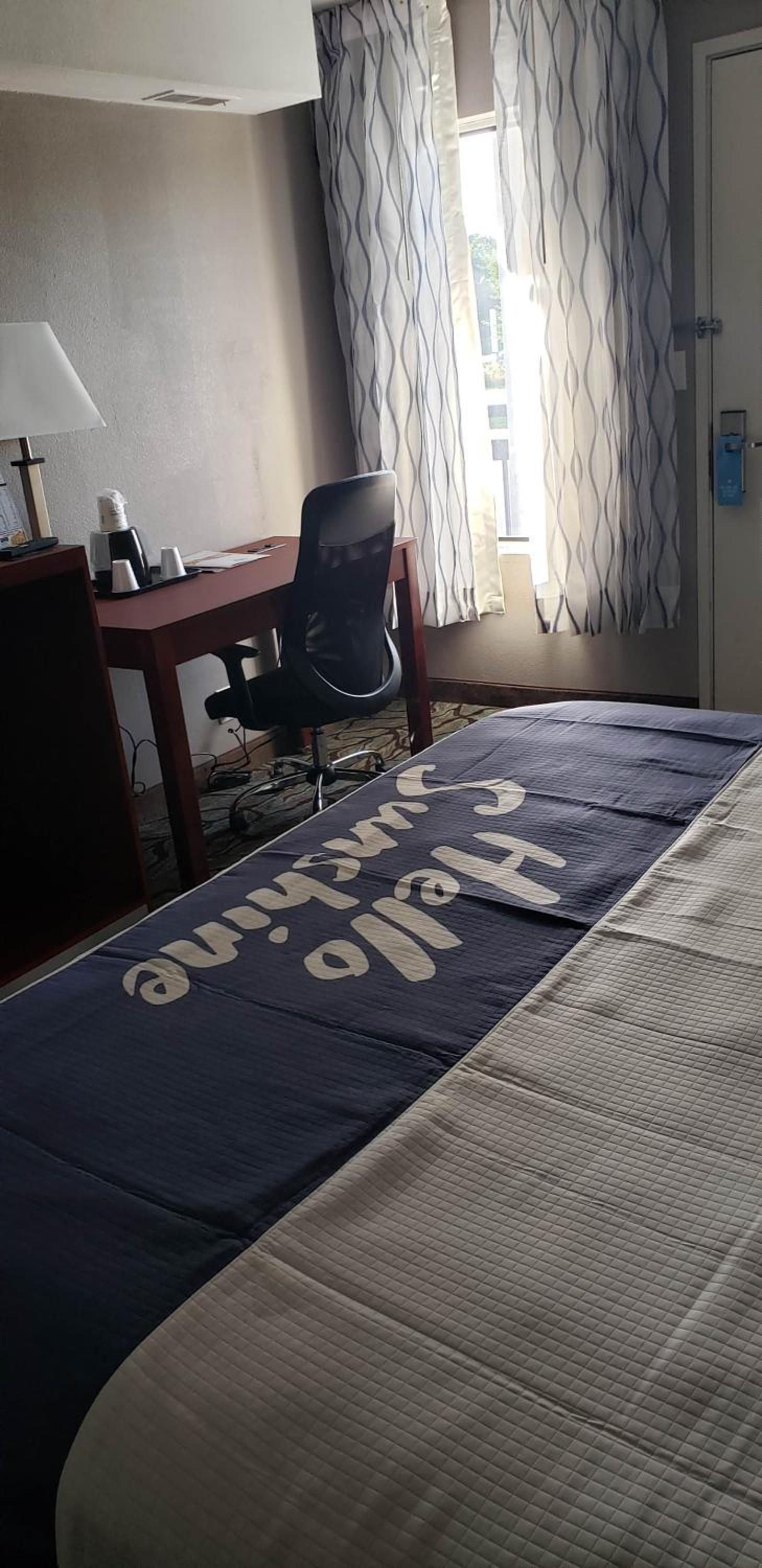Days Inn by Wyndham West Des Moines - Clive photo 26