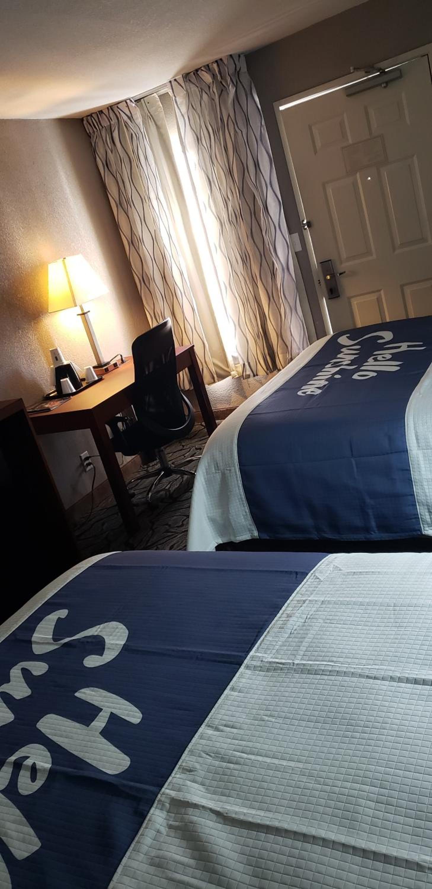 Days Inn by Wyndham West Des Moines - Clive photo 18