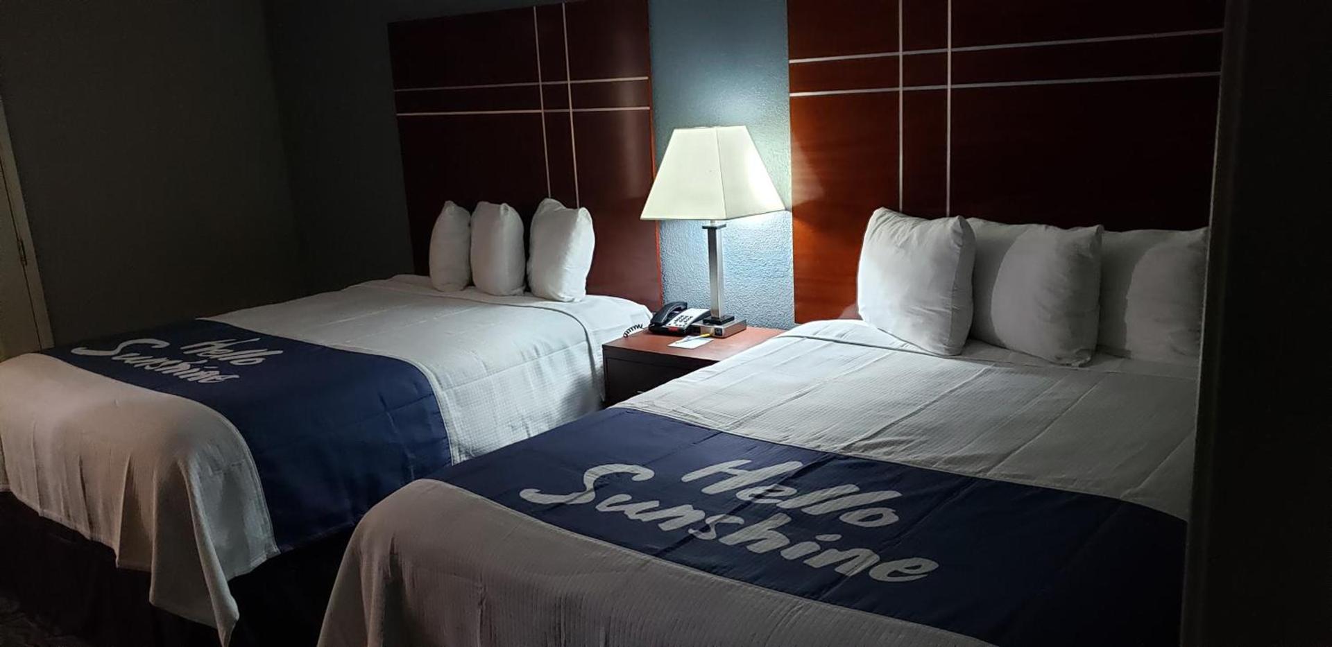 Days Inn by Wyndham West Des Moines - Clive photo 19