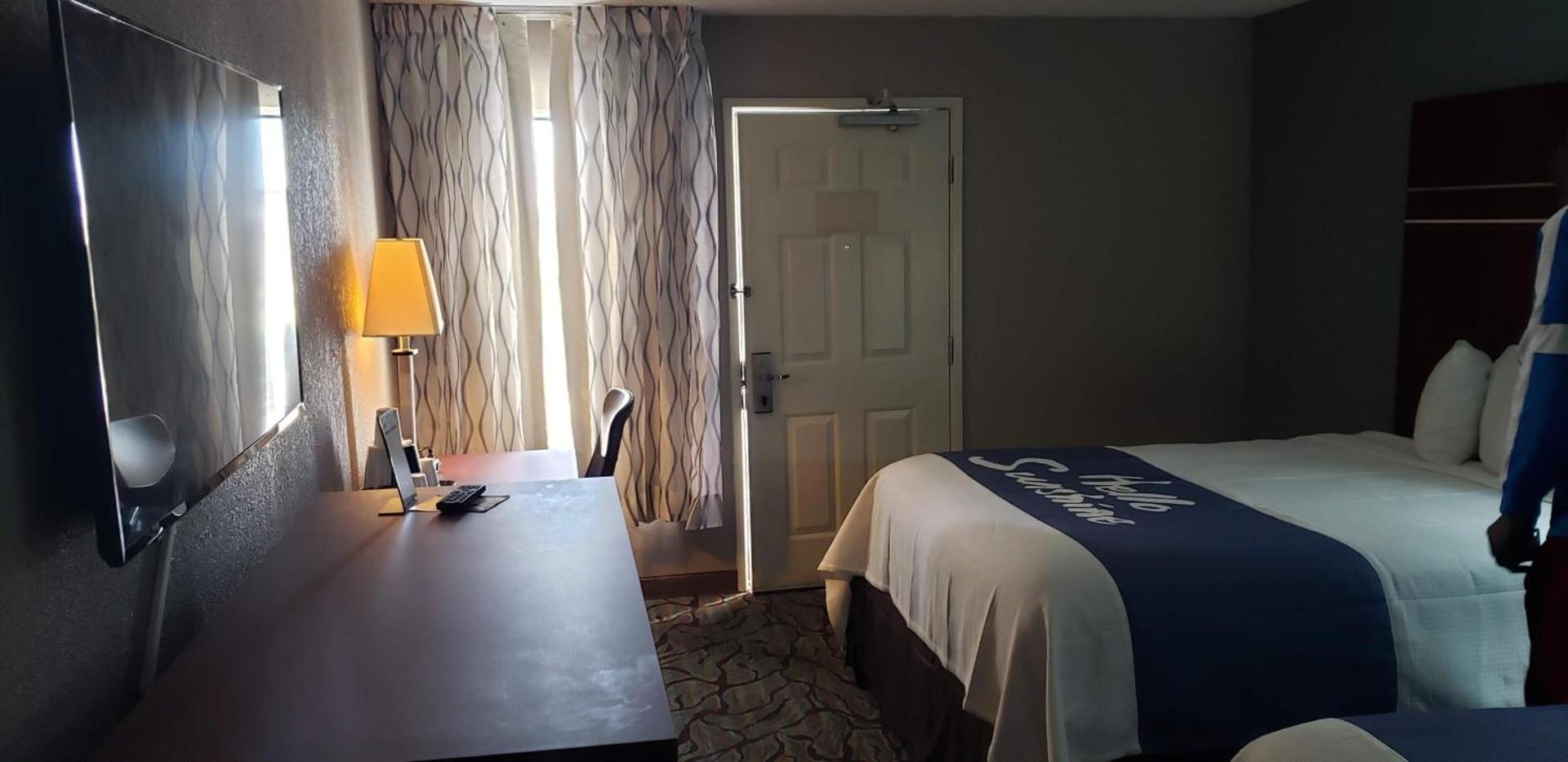 Days Inn by Wyndham West Des Moines - Clive photo 28