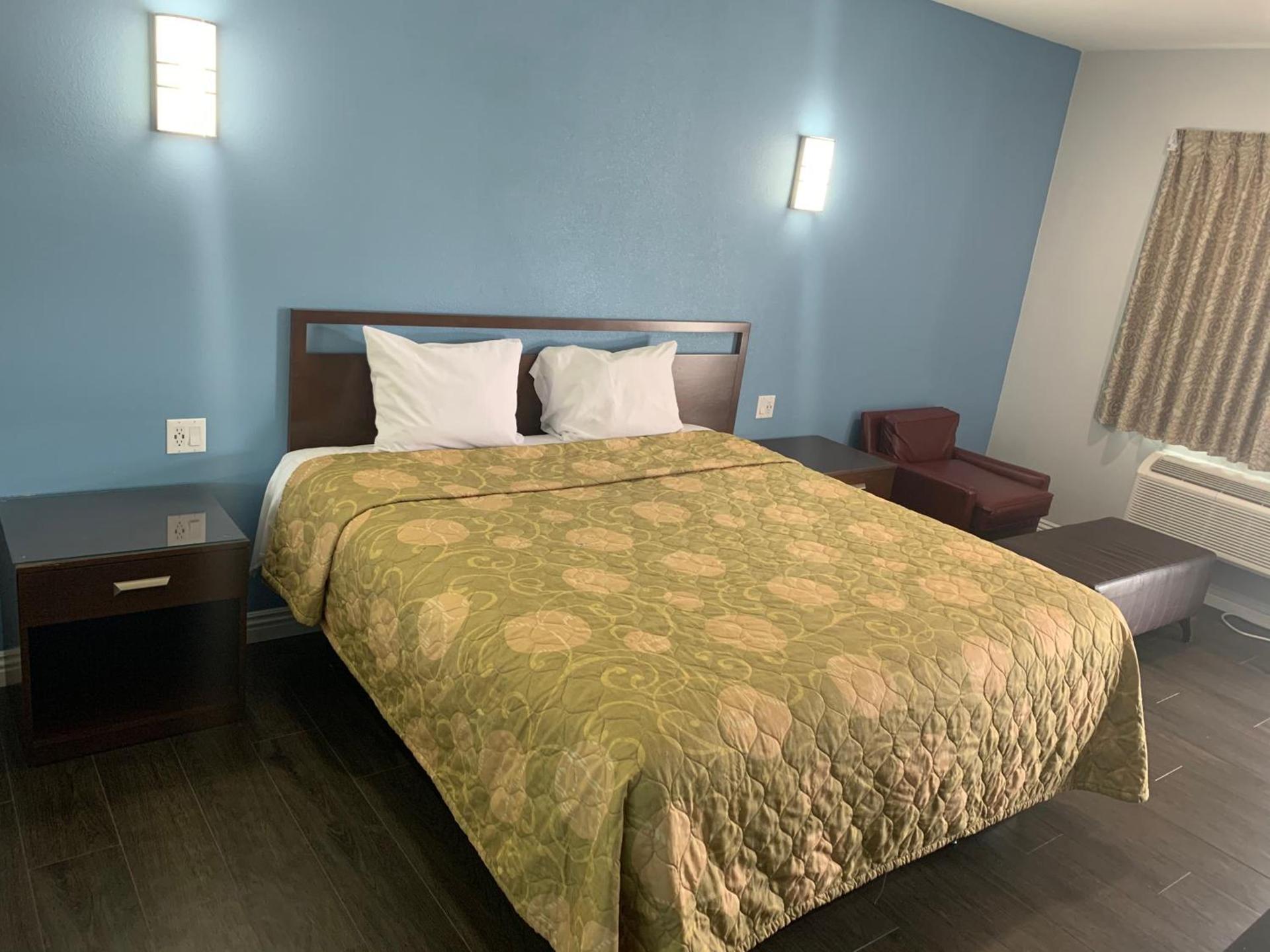 Crescent Inn photo 12