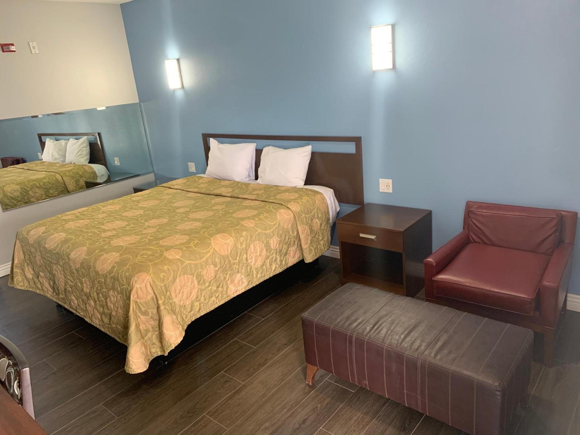 Crescent Inn photo 11
