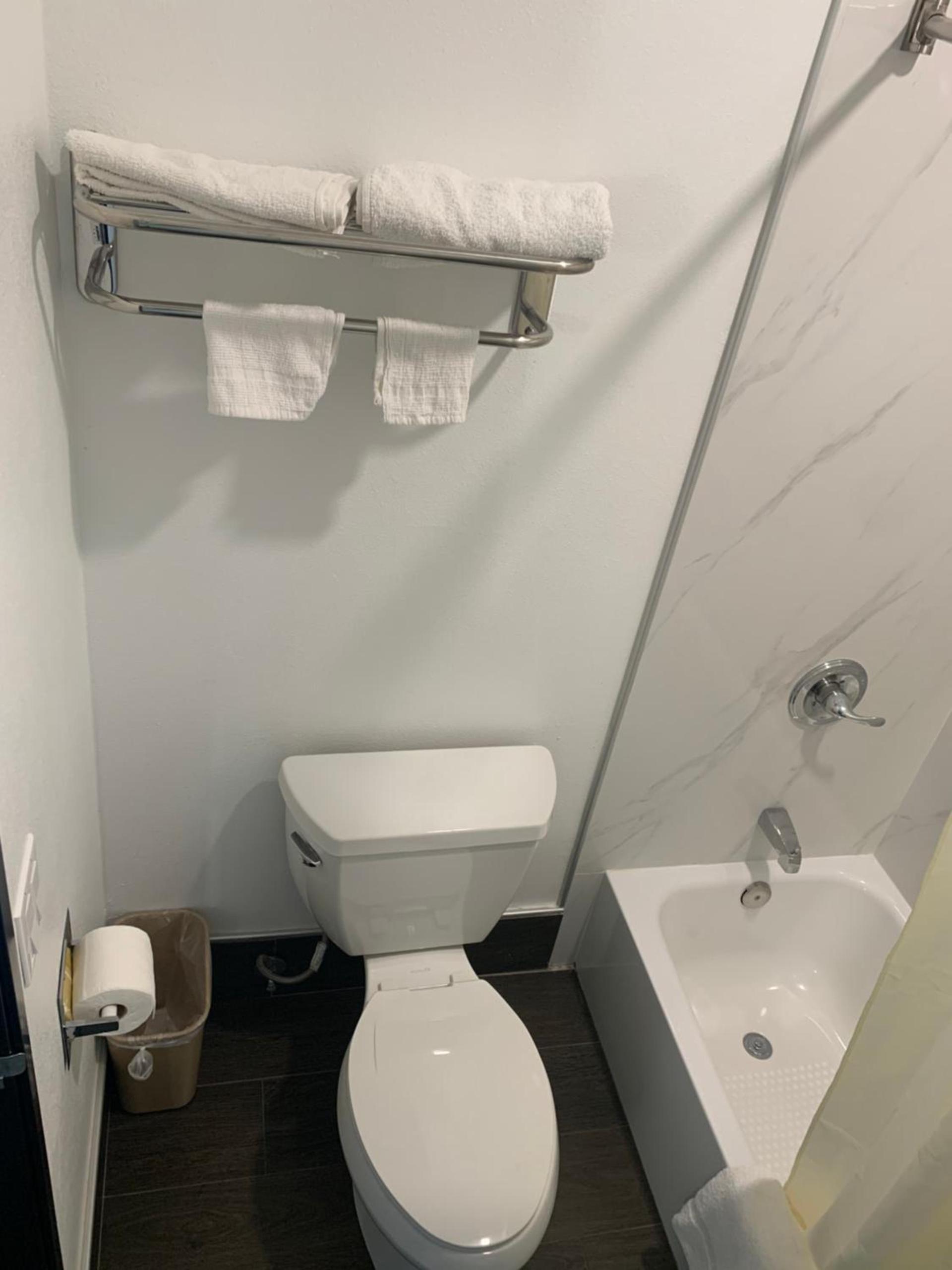 Crescent Inn photo 8