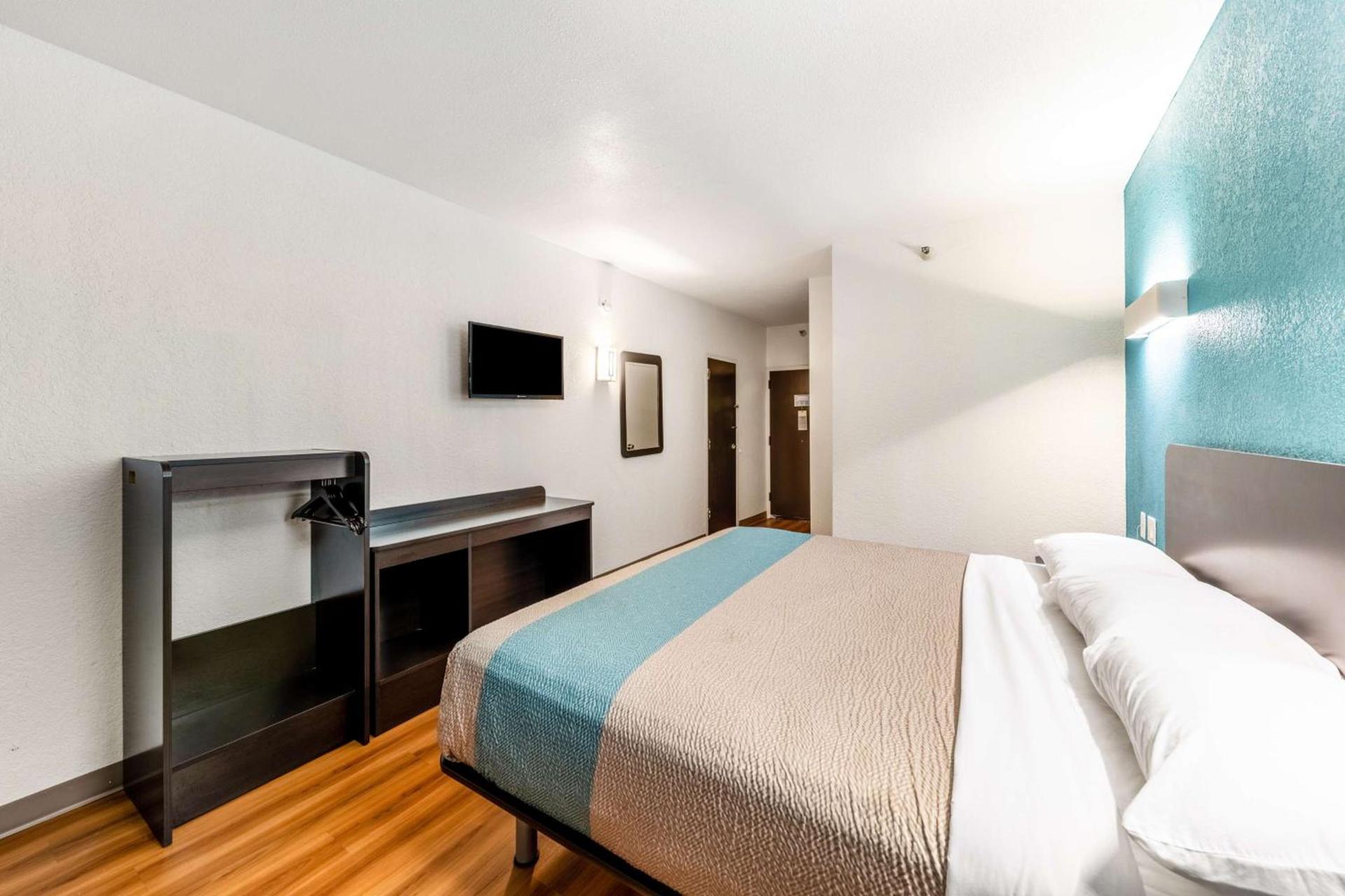 Motel 6-Lewisville, TX - Medical City photo 14
