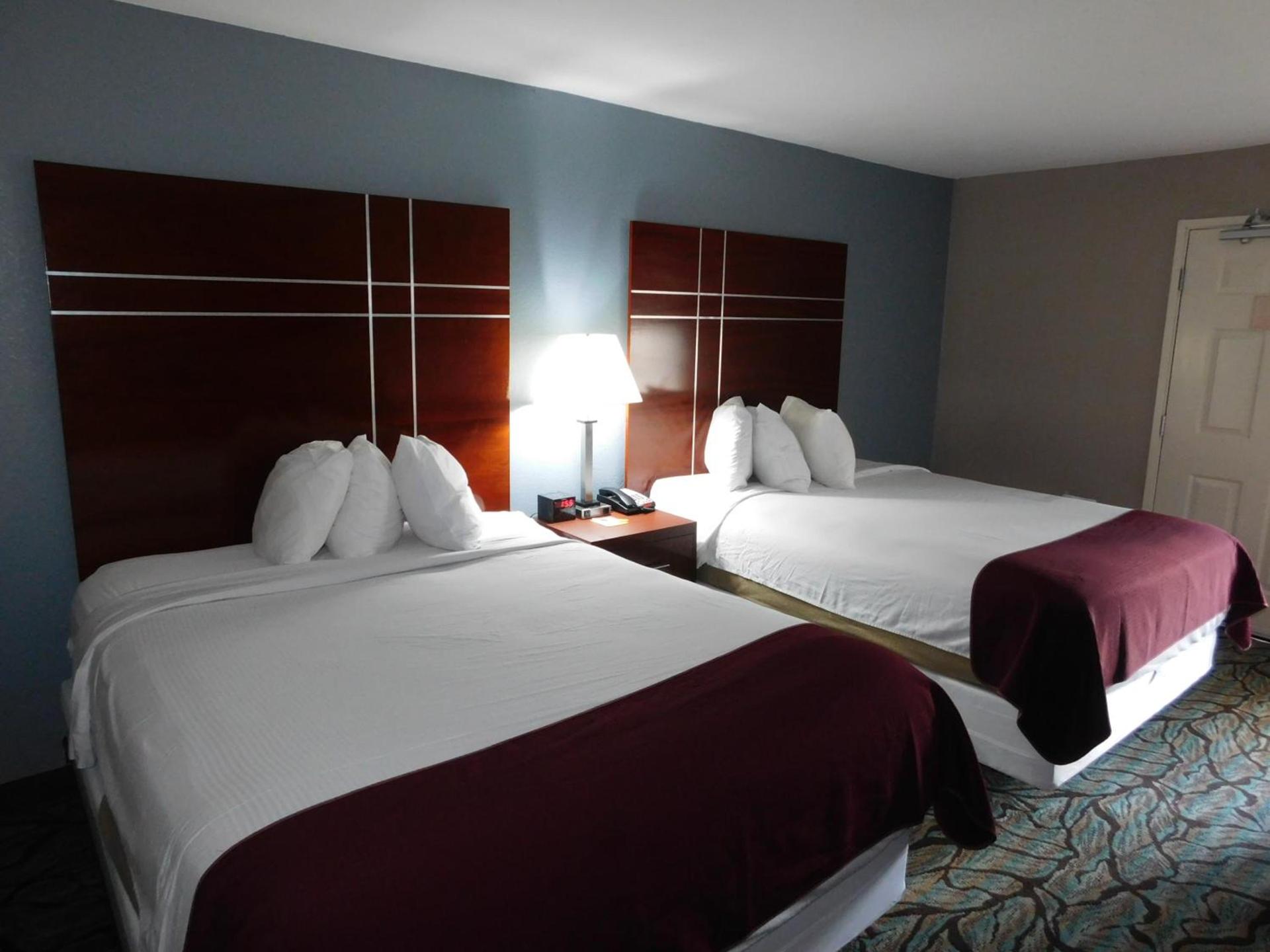 Days Inn by Wyndham West Des Moines - Clive photo 23