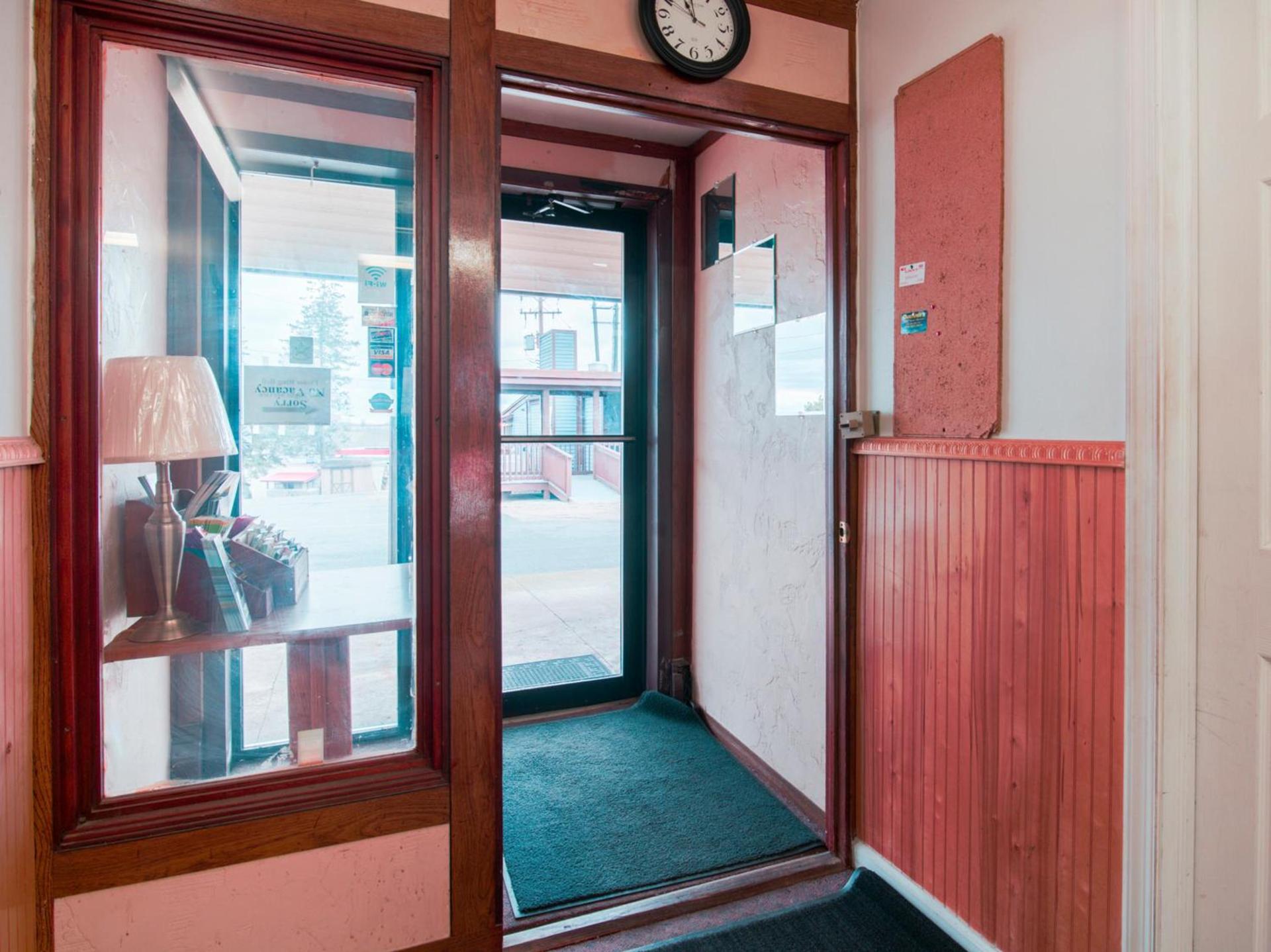 OYO Hotel Dalton PA I-81 photo 23