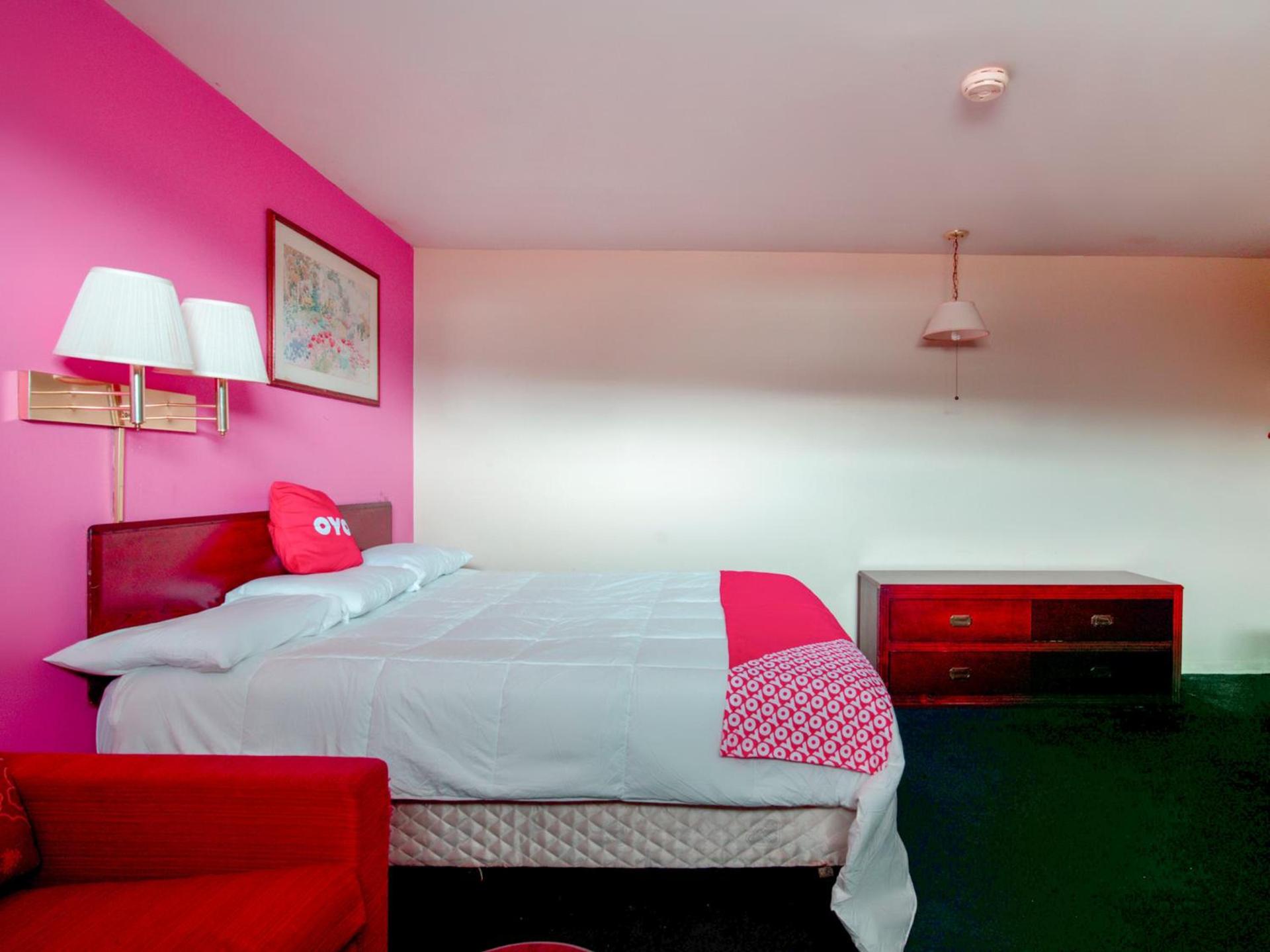 OYO Hotel Dalton PA I-81 photo 12