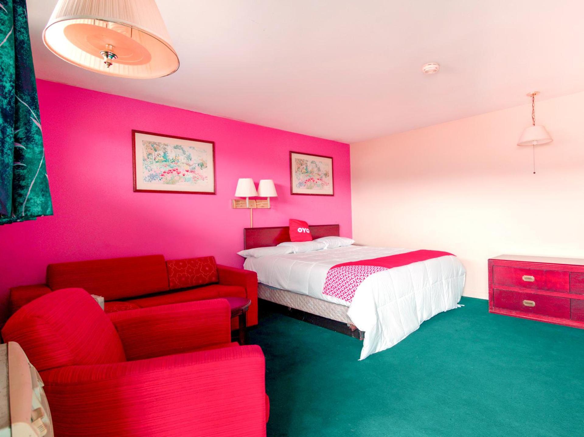 OYO Hotel Dalton PA I-81 photo 15