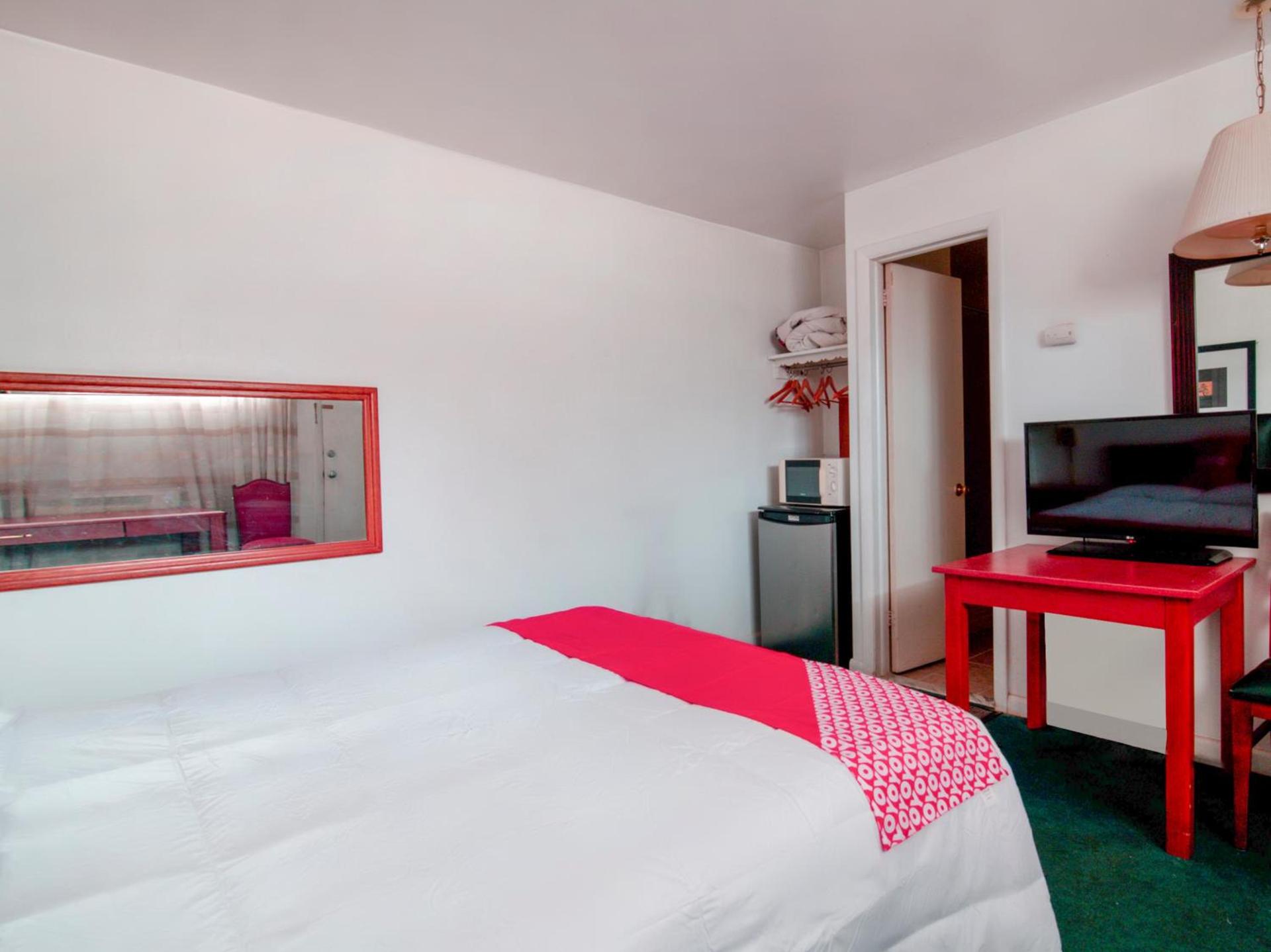 OYO Hotel Dalton PA I-81 photo 11