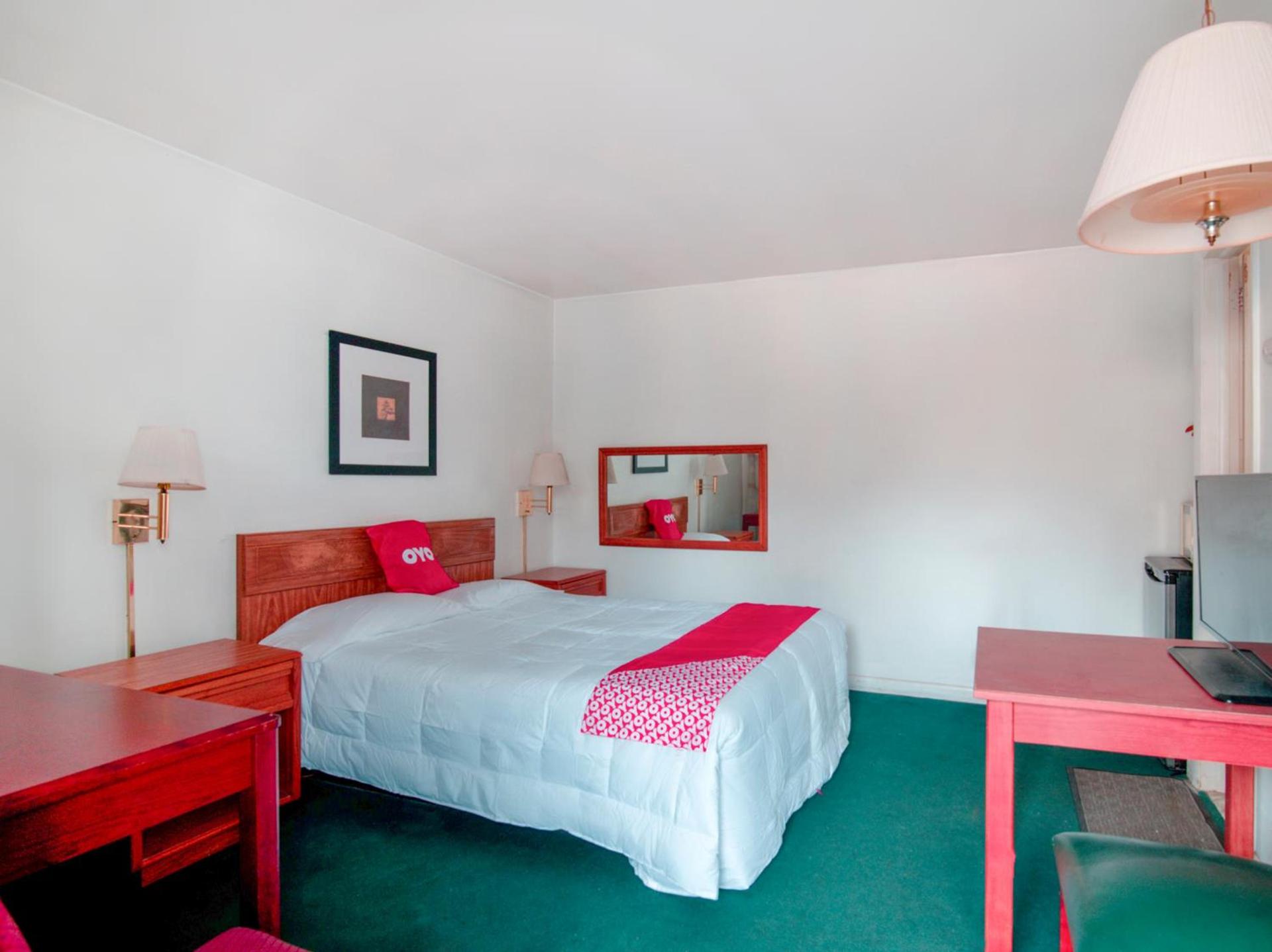 OYO Hotel Dalton PA I-81 photo 8