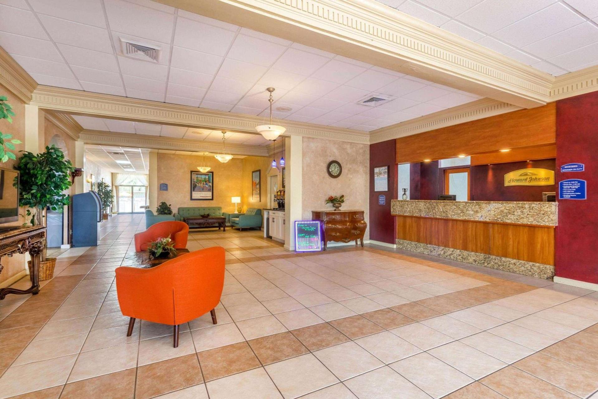 Howard Johnson by Wyndham Lakeland photo 15