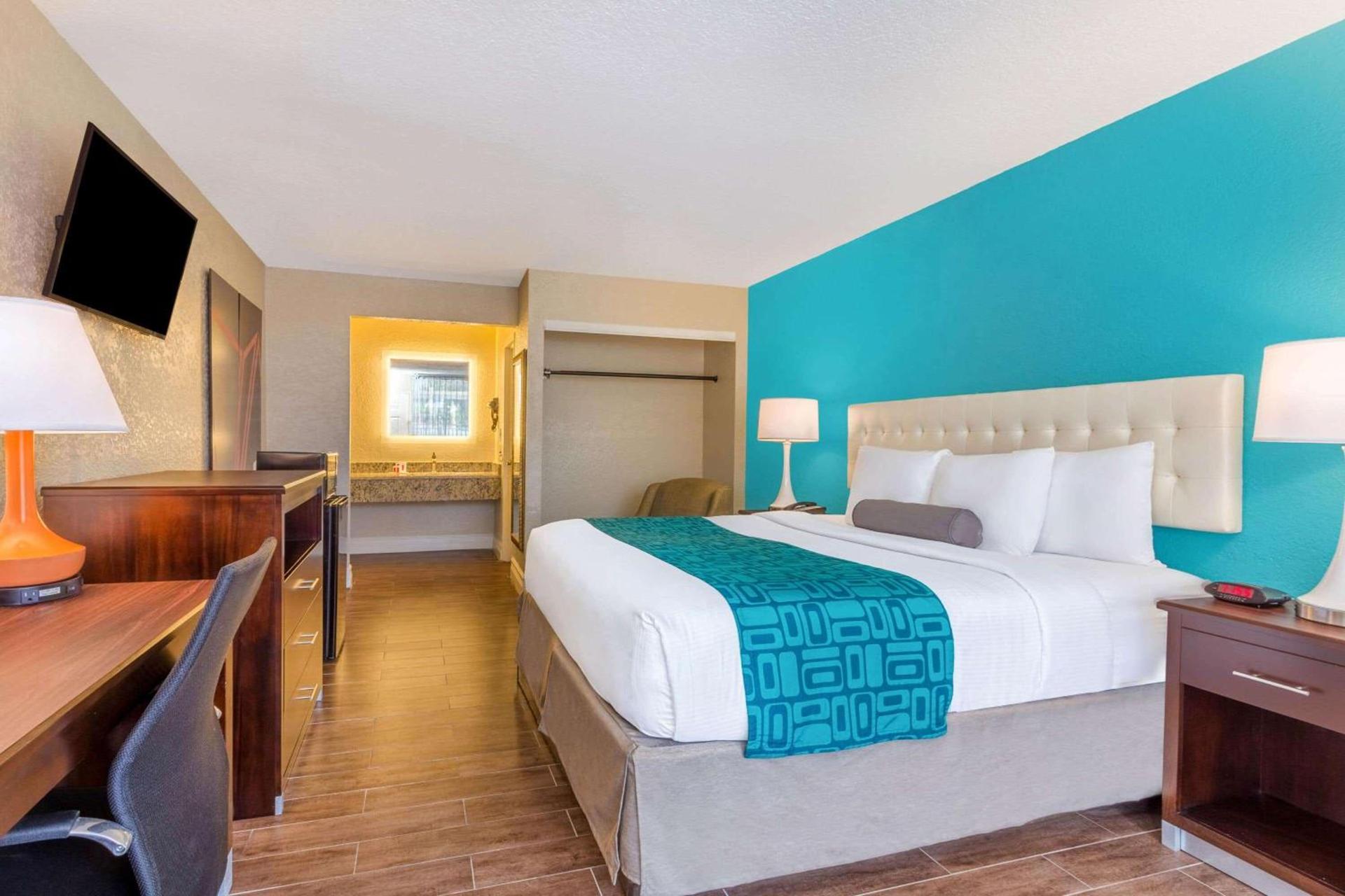 Howard Johnson by Wyndham Lakeland photo 22