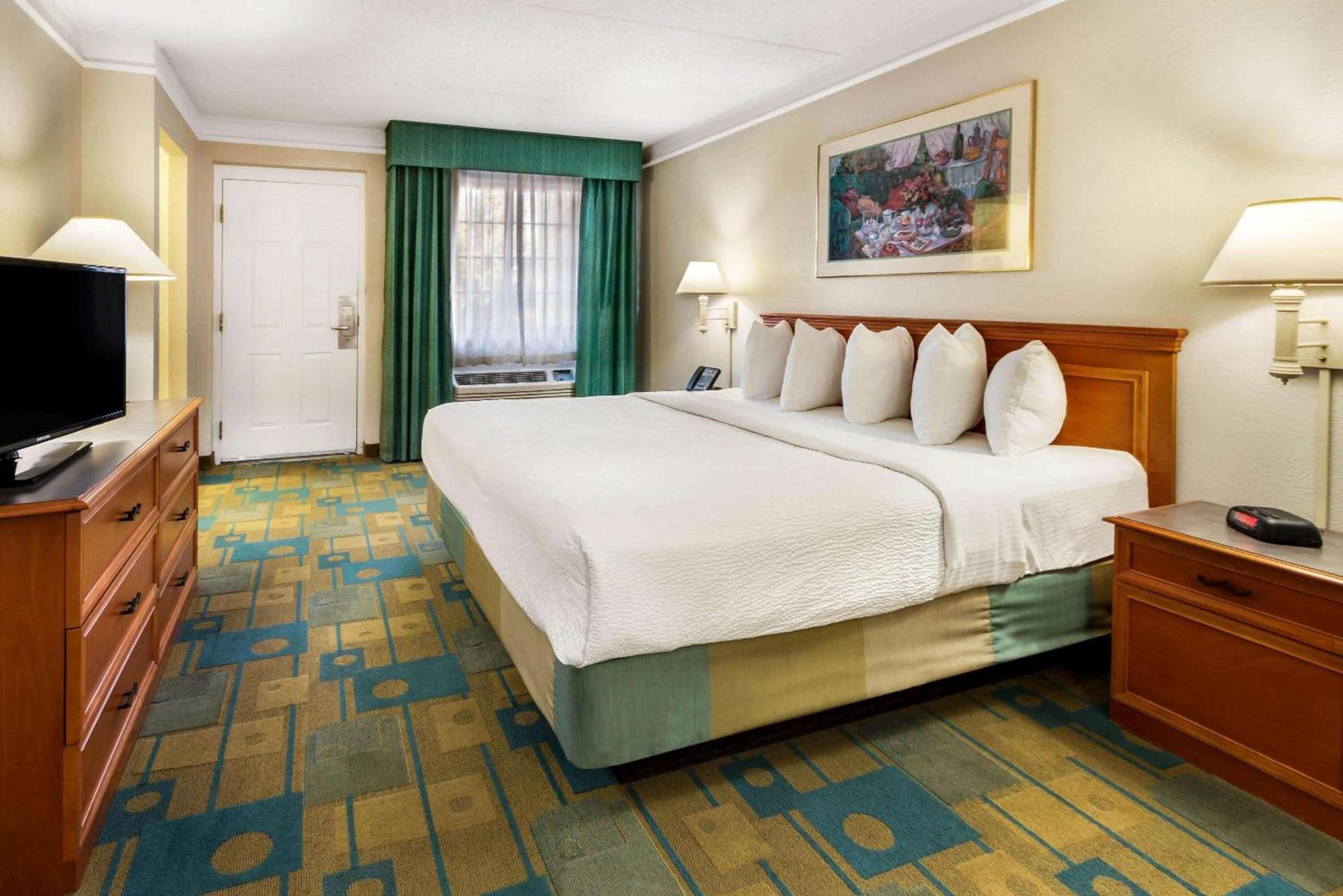 La Quinta Inn by Wyndham Albuquerque Northeast photo 12
