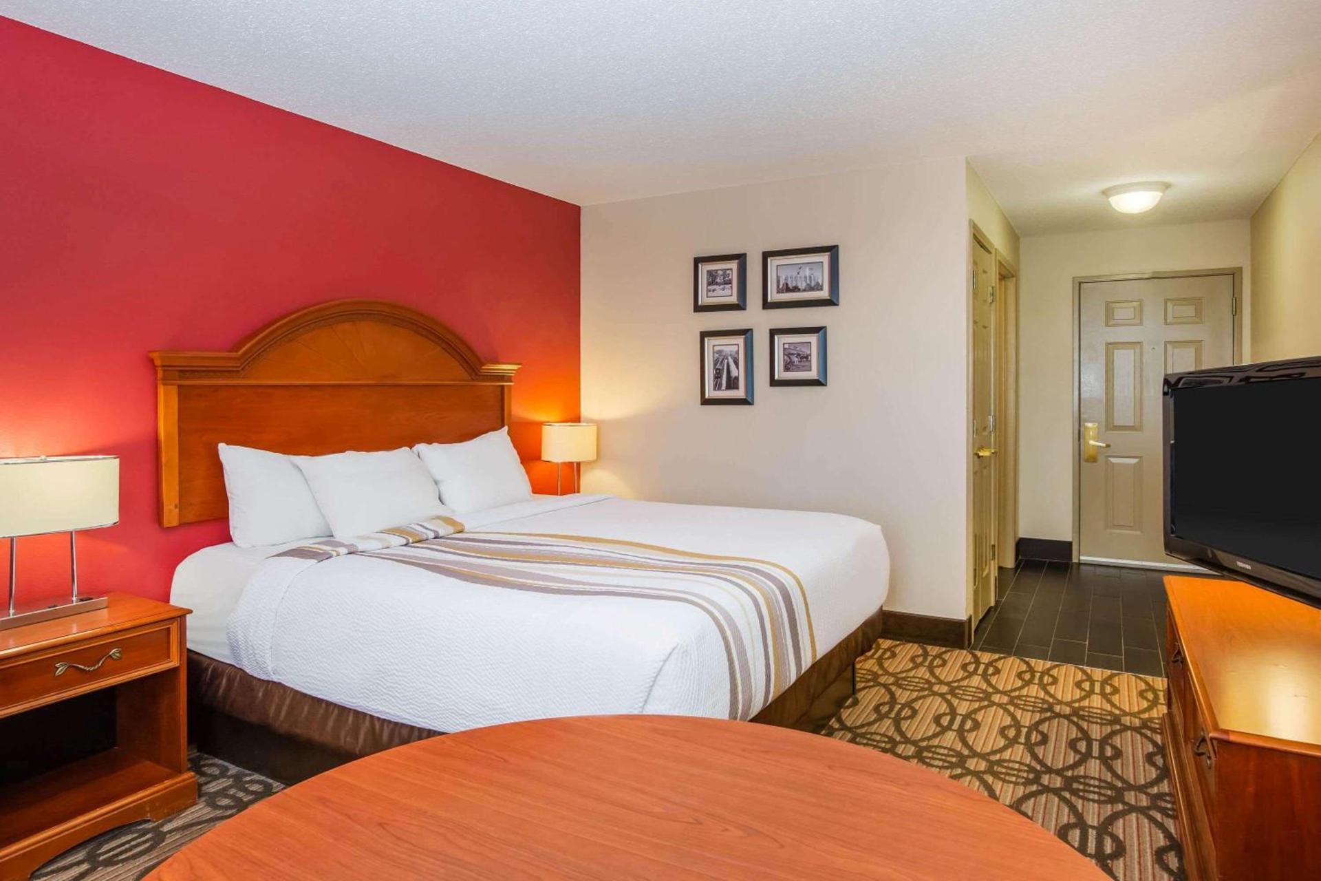 La Quinta by Wyndham North Platte photo 8