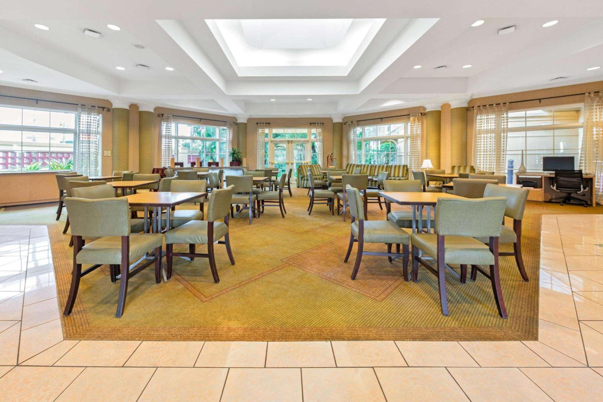 La Quinta by Wyndham USF (Near Busch Gardens) photo 45