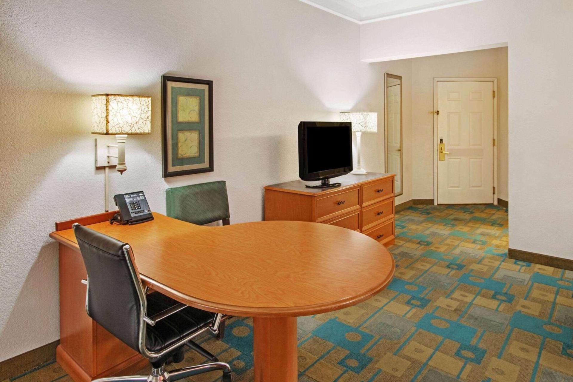 La Quinta by Wyndham Albuquerque West photo 17