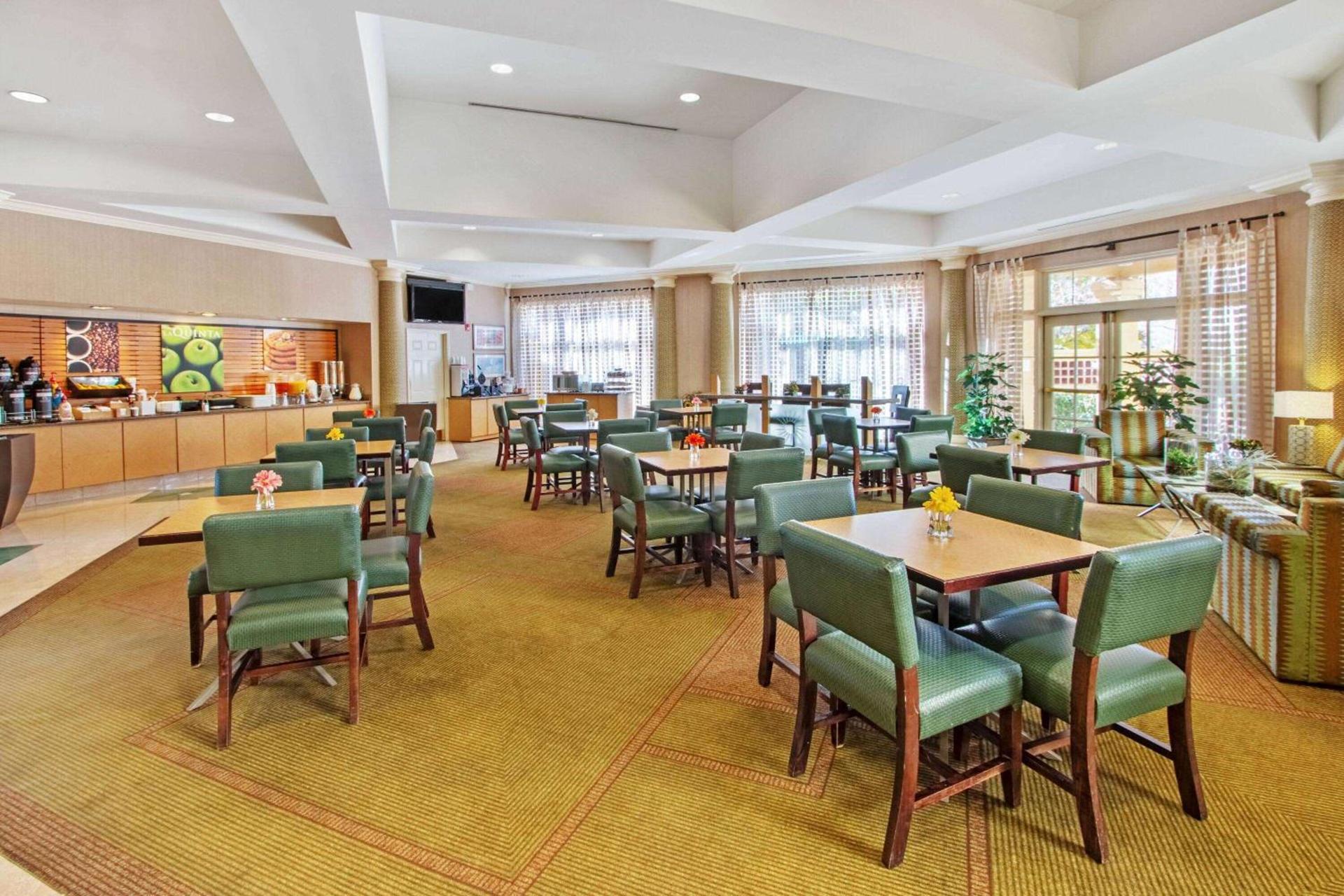 La Quinta by Wyndham Albuquerque West photo 4