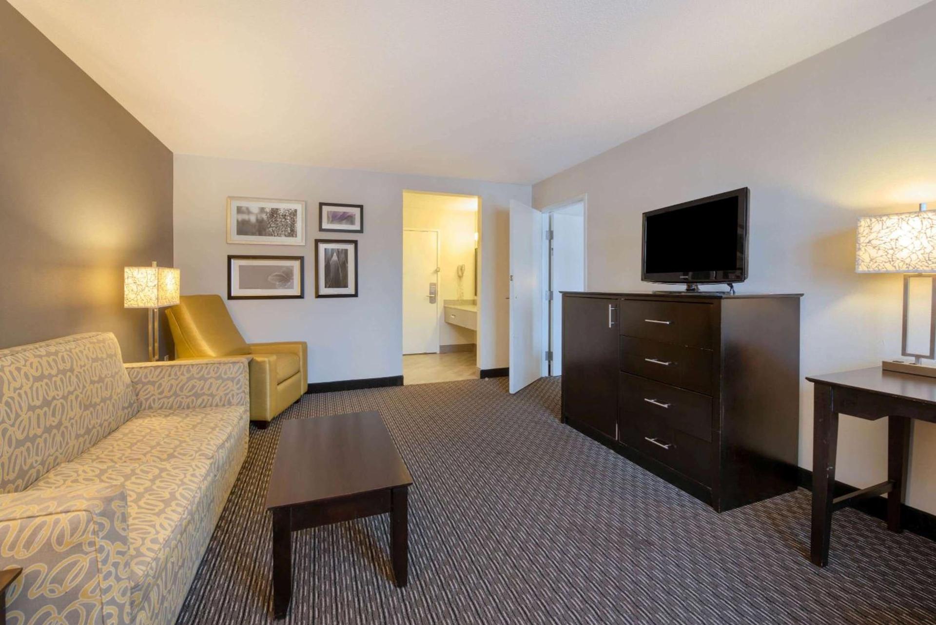 La Quinta by Wyndham Cleveland Macedonia photo 56