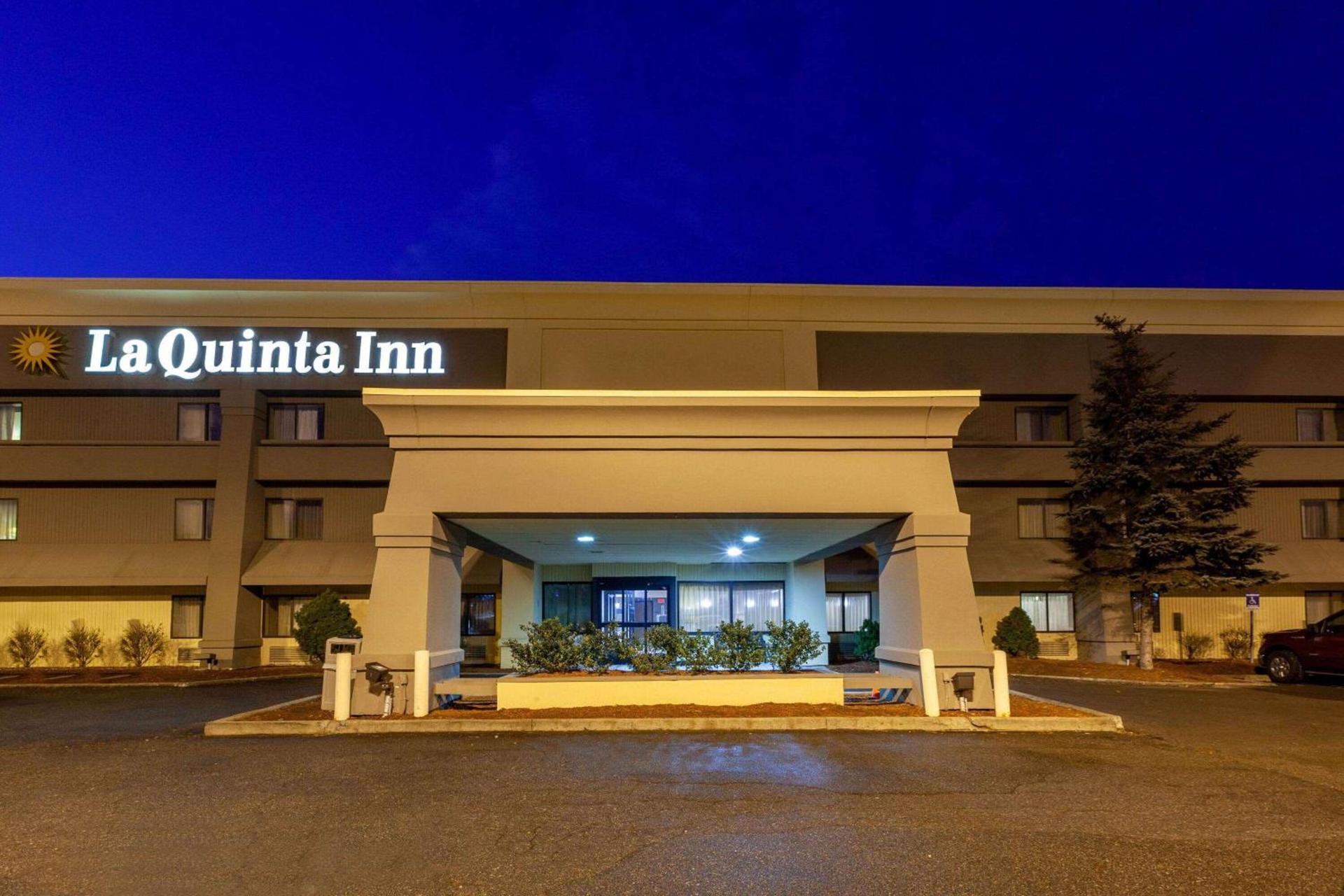 La Quinta Inn by Wyndham Detroit Canton photo 3