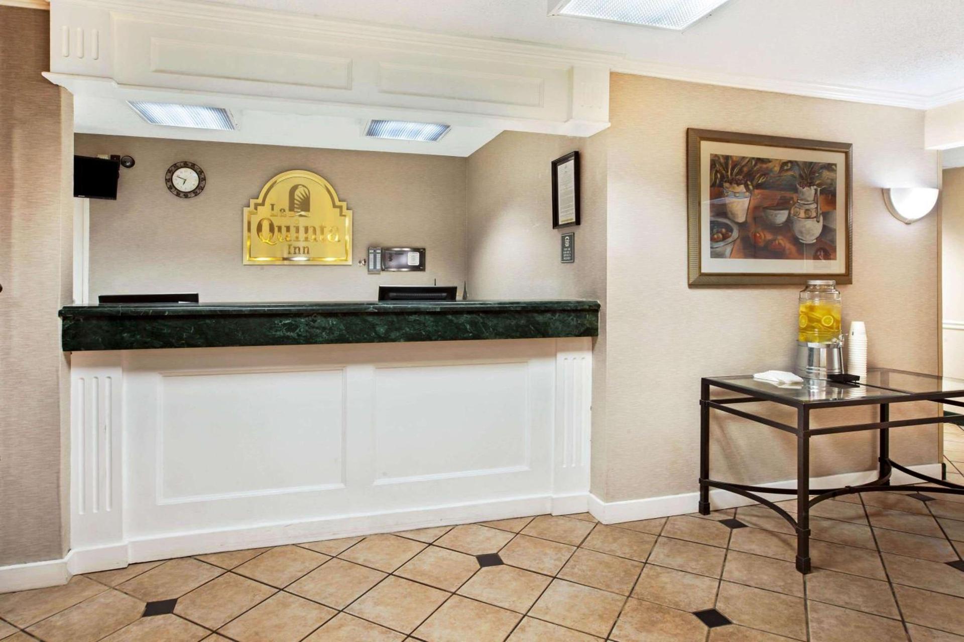 La Quinta Inn by Wyndham Detroit Canton photo 7