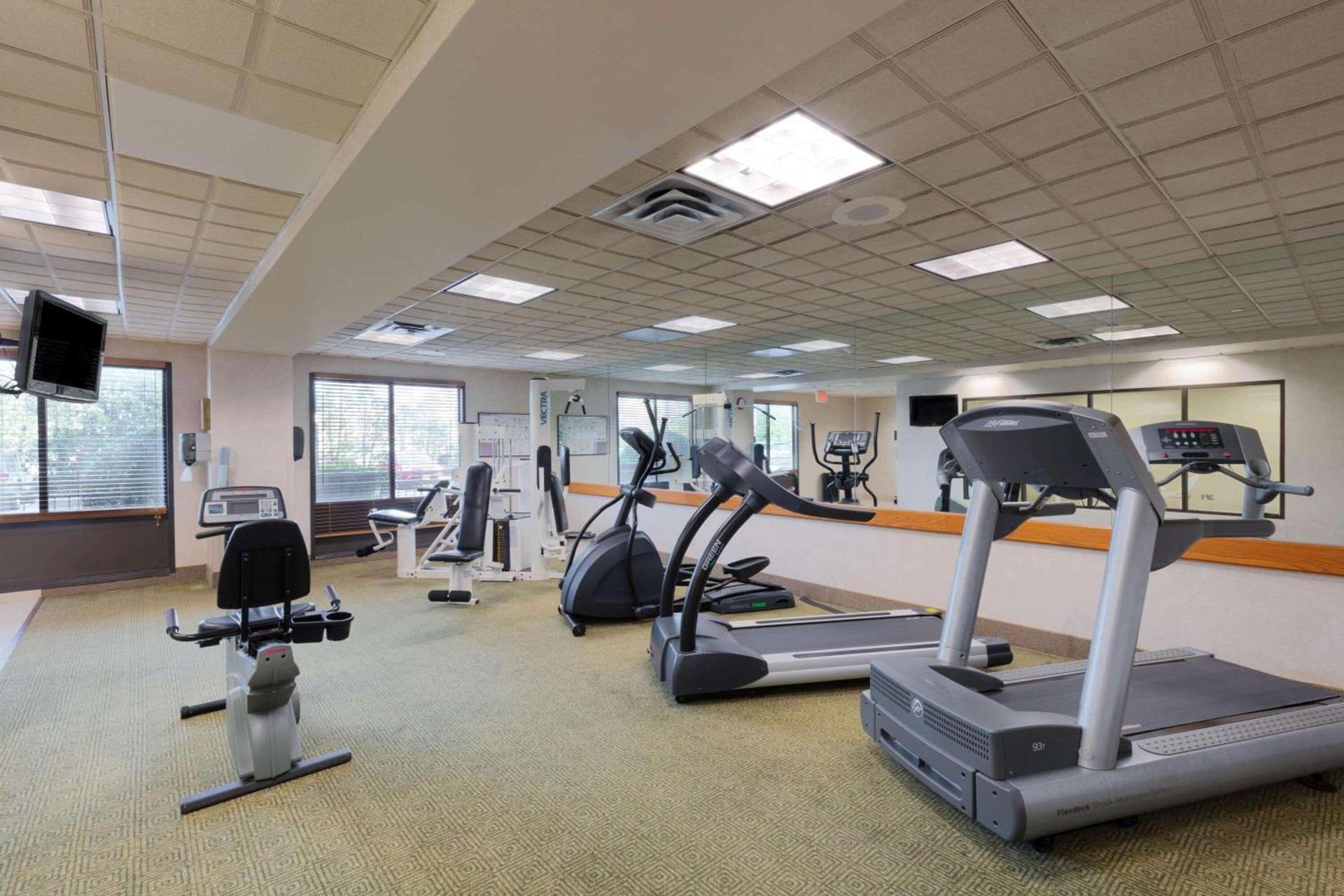 La Quinta by Wyndham Garden City photo 25
