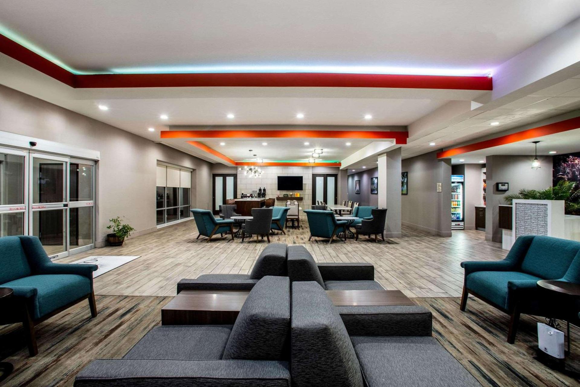 La Quinta by Wyndham Pittsburg photo 5