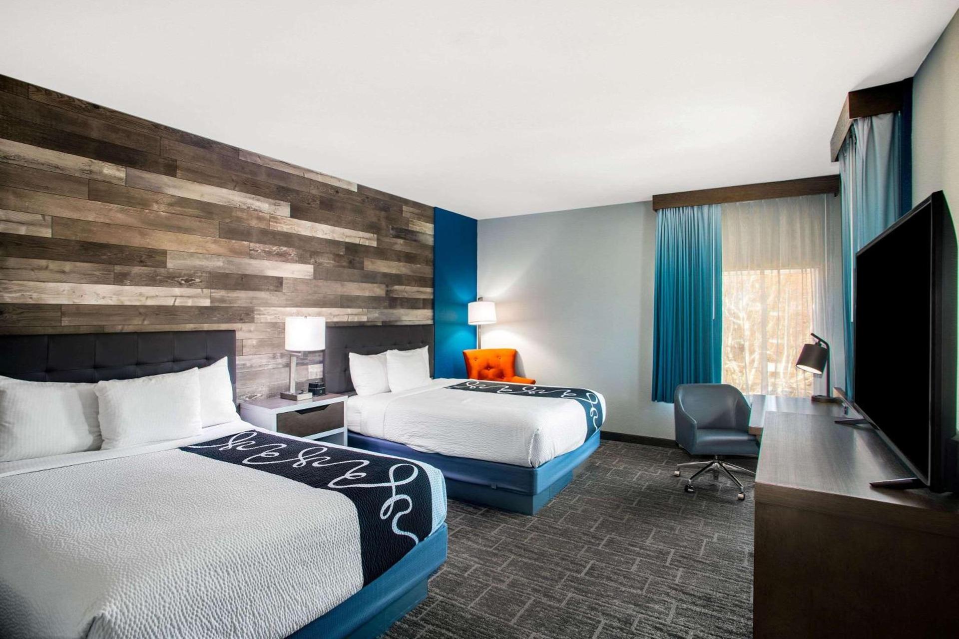 La Quinta by Wyndham Pittsburg photo 14