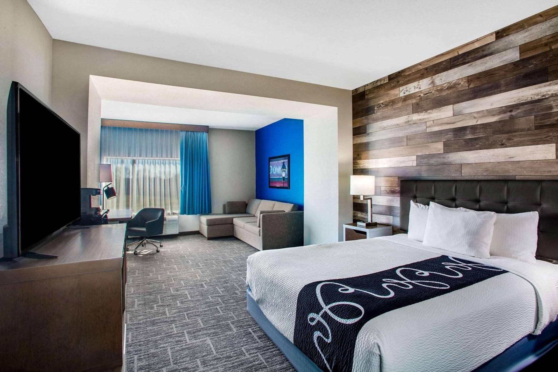 La Quinta by Wyndham Pittsburg photo 23