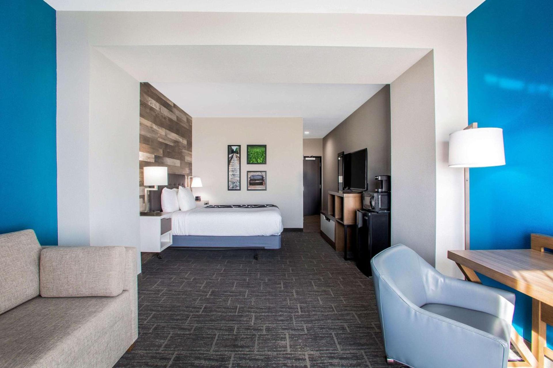La Quinta by Wyndham Pittsburg photo 25