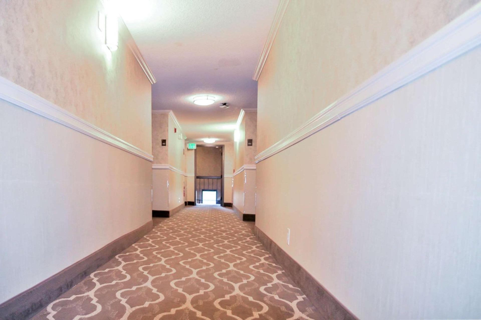 Comfort Inn & Suites Vancouver Downtown City Center photo 11