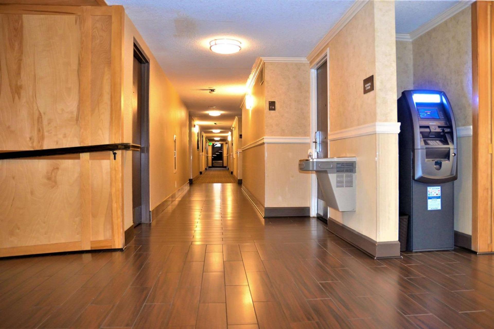 Comfort Inn & Suites Vancouver Downtown City Center photo 13