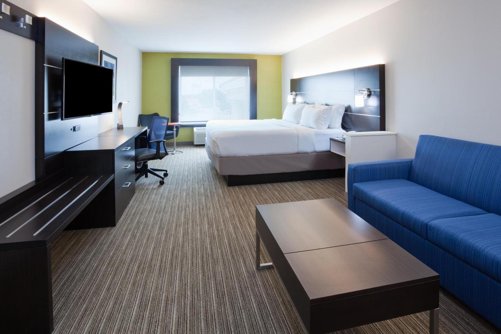 Holiday Inn Express & Suites - Dickinson by IHG photo 11