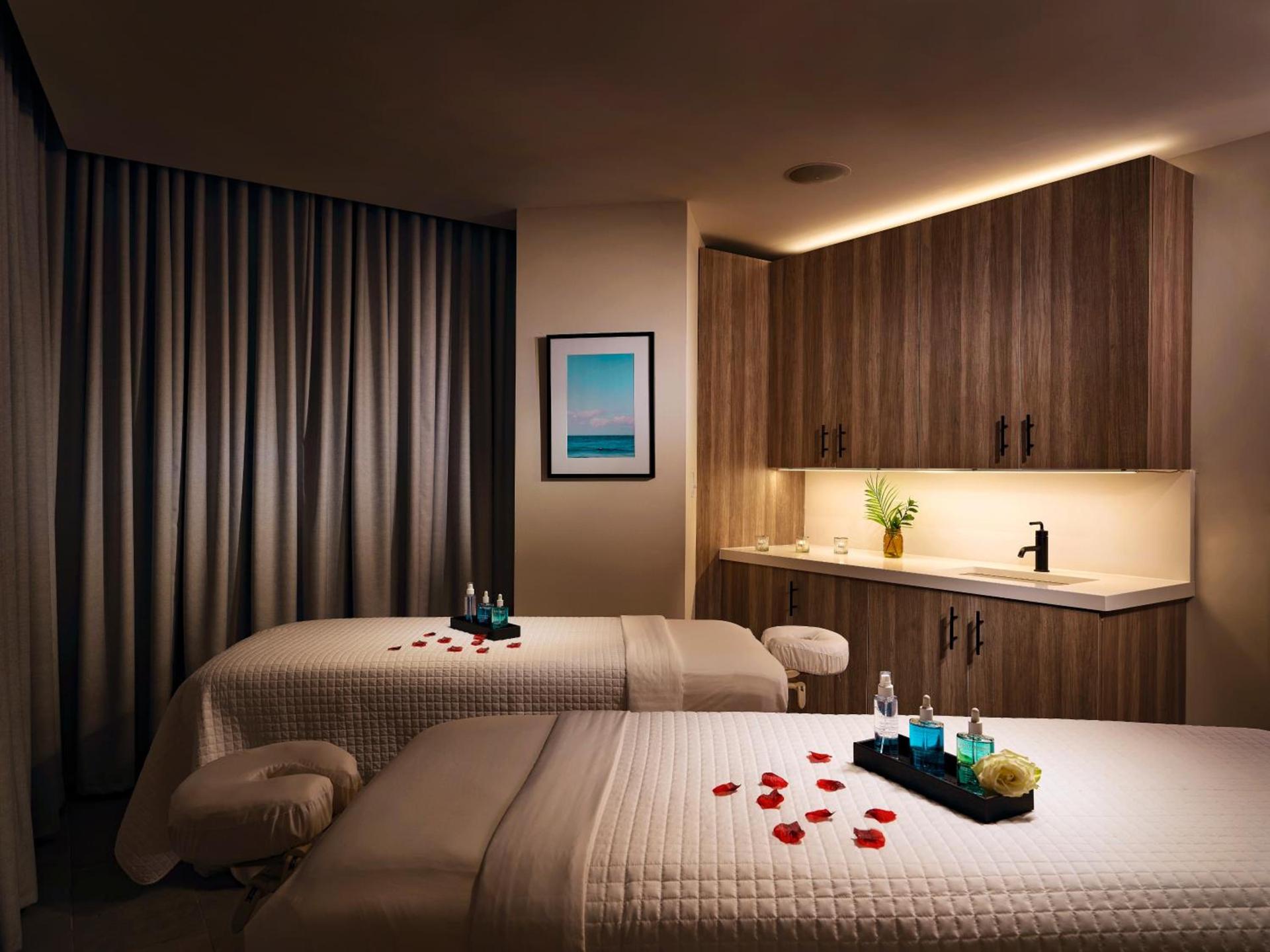 Wave Resort photo 22