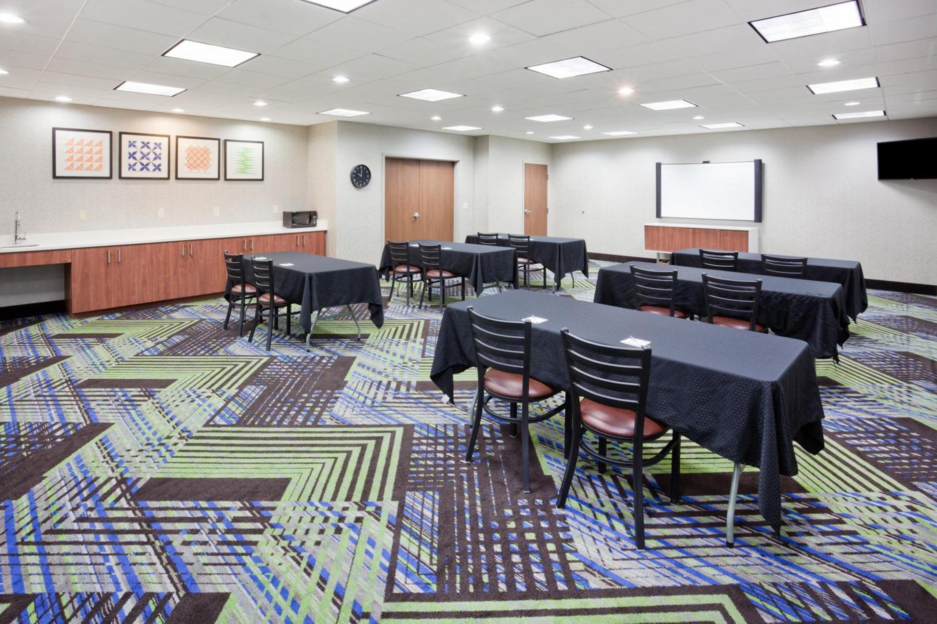 Holiday Inn Express & Suites - Dickinson by IHG photo 27