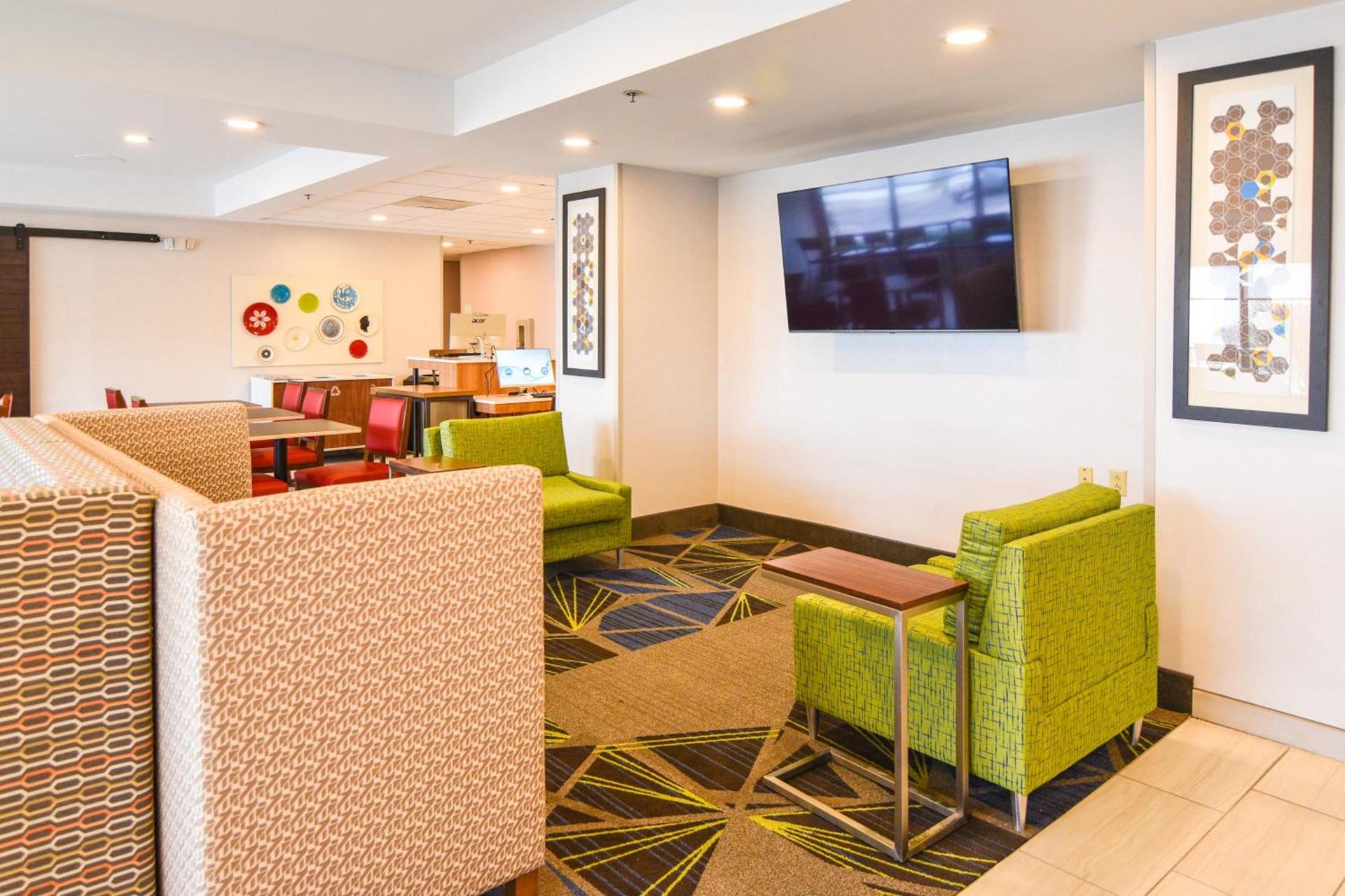 Holiday Inn Express Indianapolis South by IHG photo 10