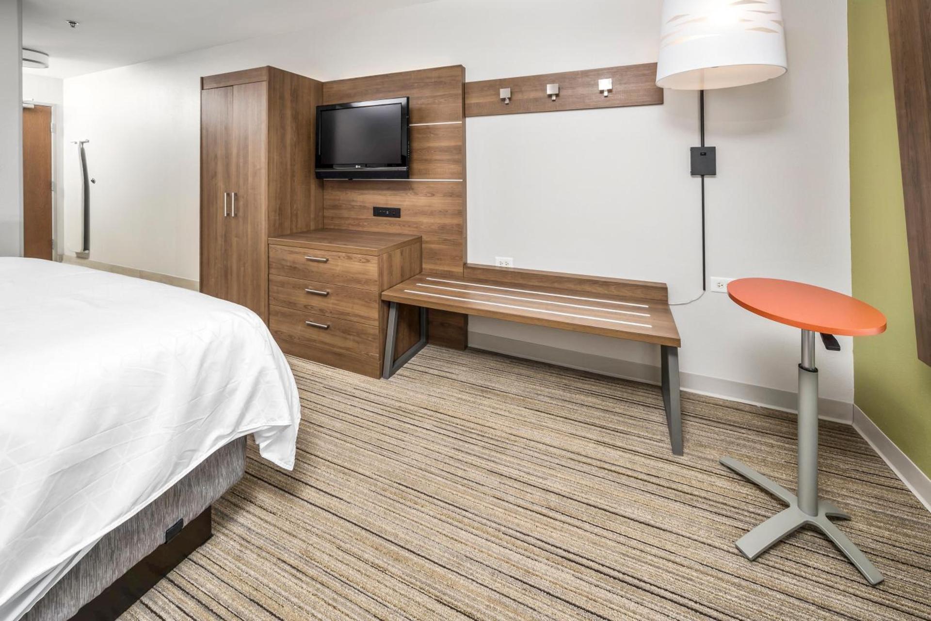 Holiday Inn Express Indianapolis South by IHG photo 61
