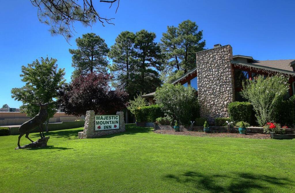 Majestic Mountain Inn photo 10