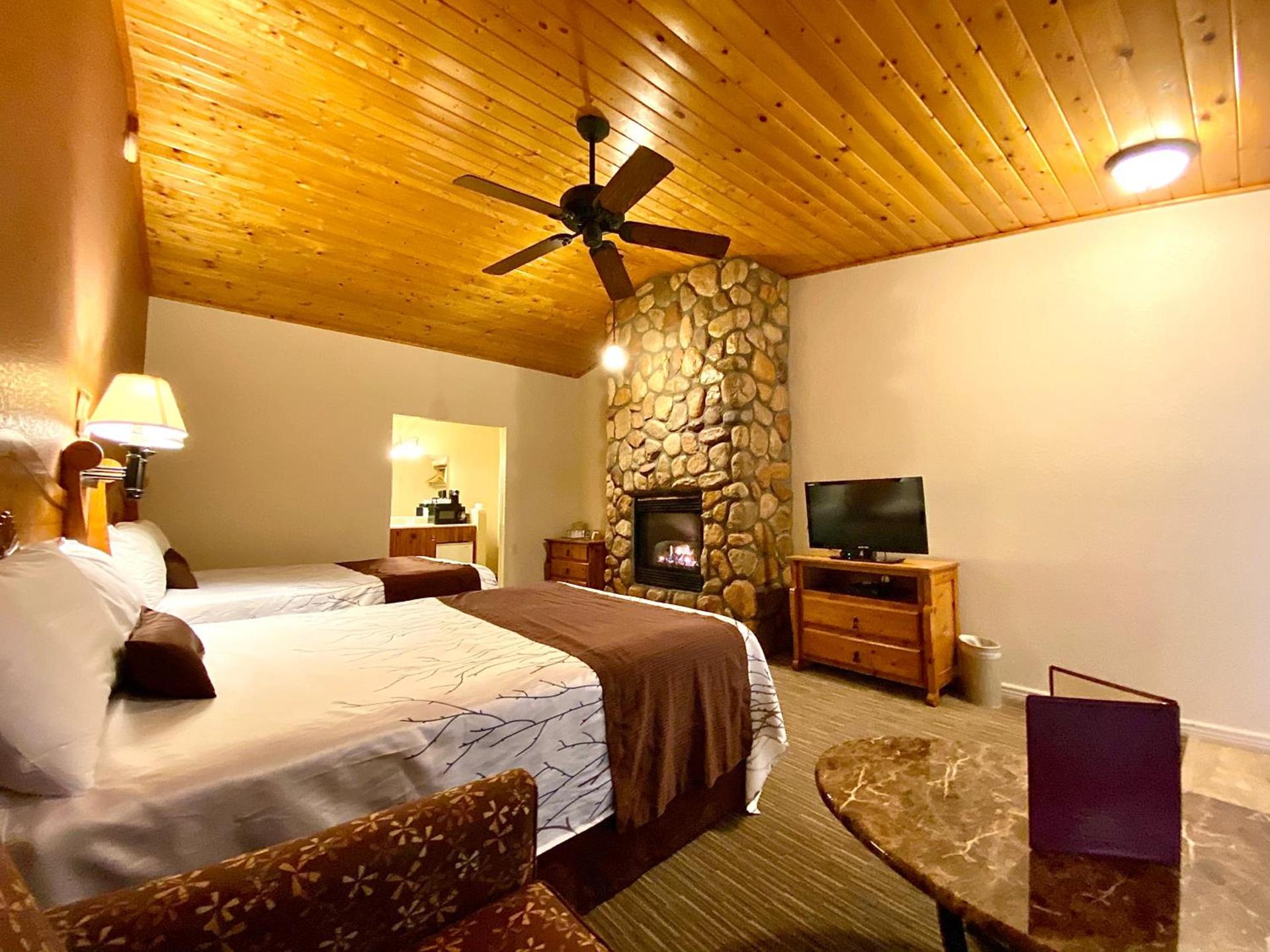 Majestic Mountain Inn photo 3