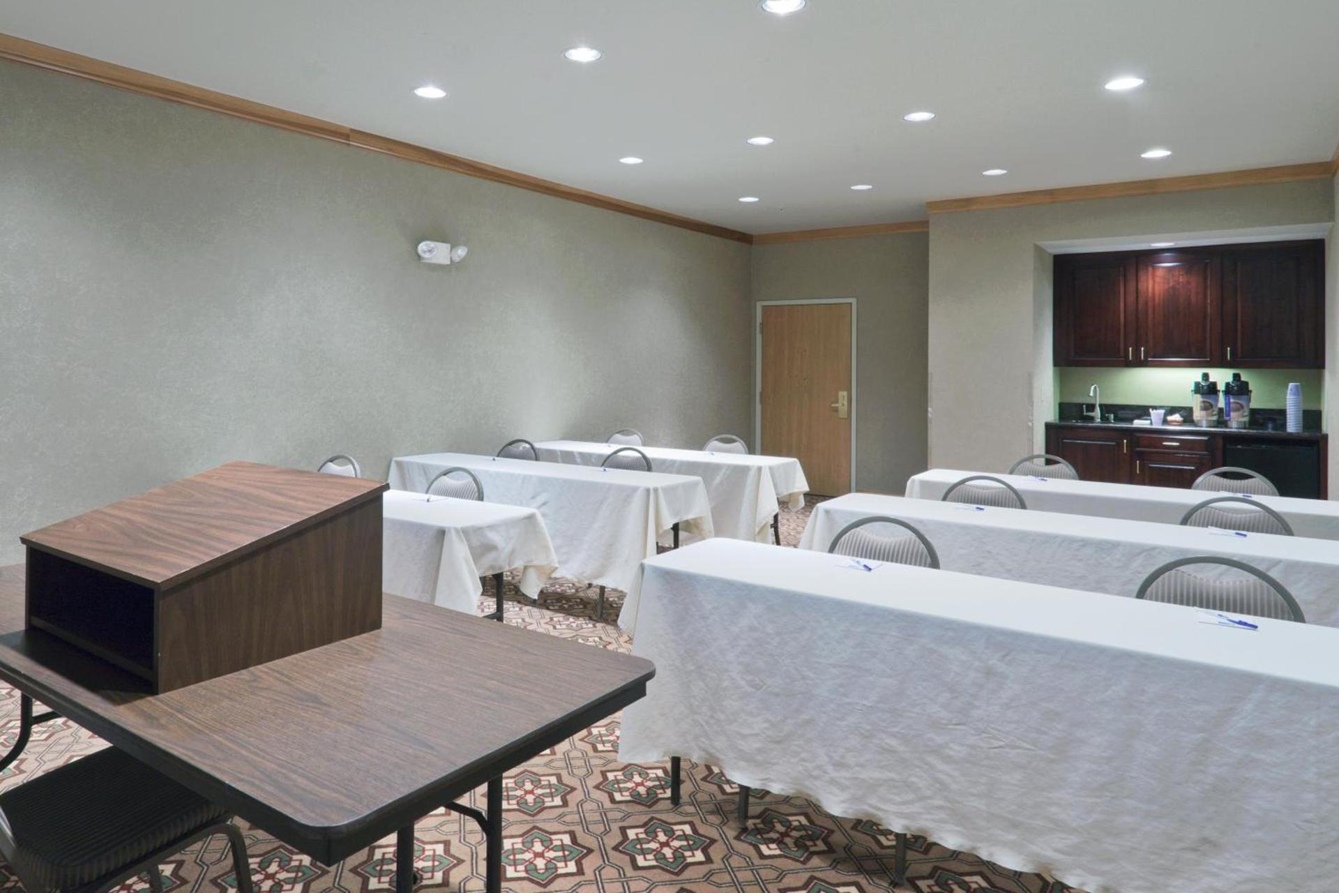 Holiday Inn Express Greensburg by IHG photo 6