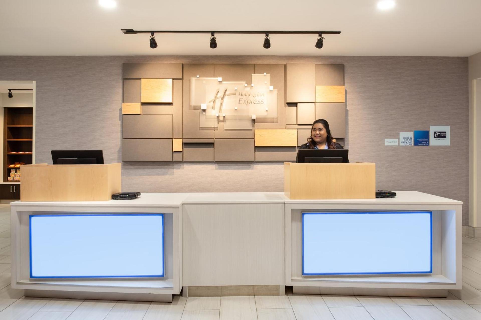 Holiday Inn Express & Suites Lincoln City by IHG photo 15