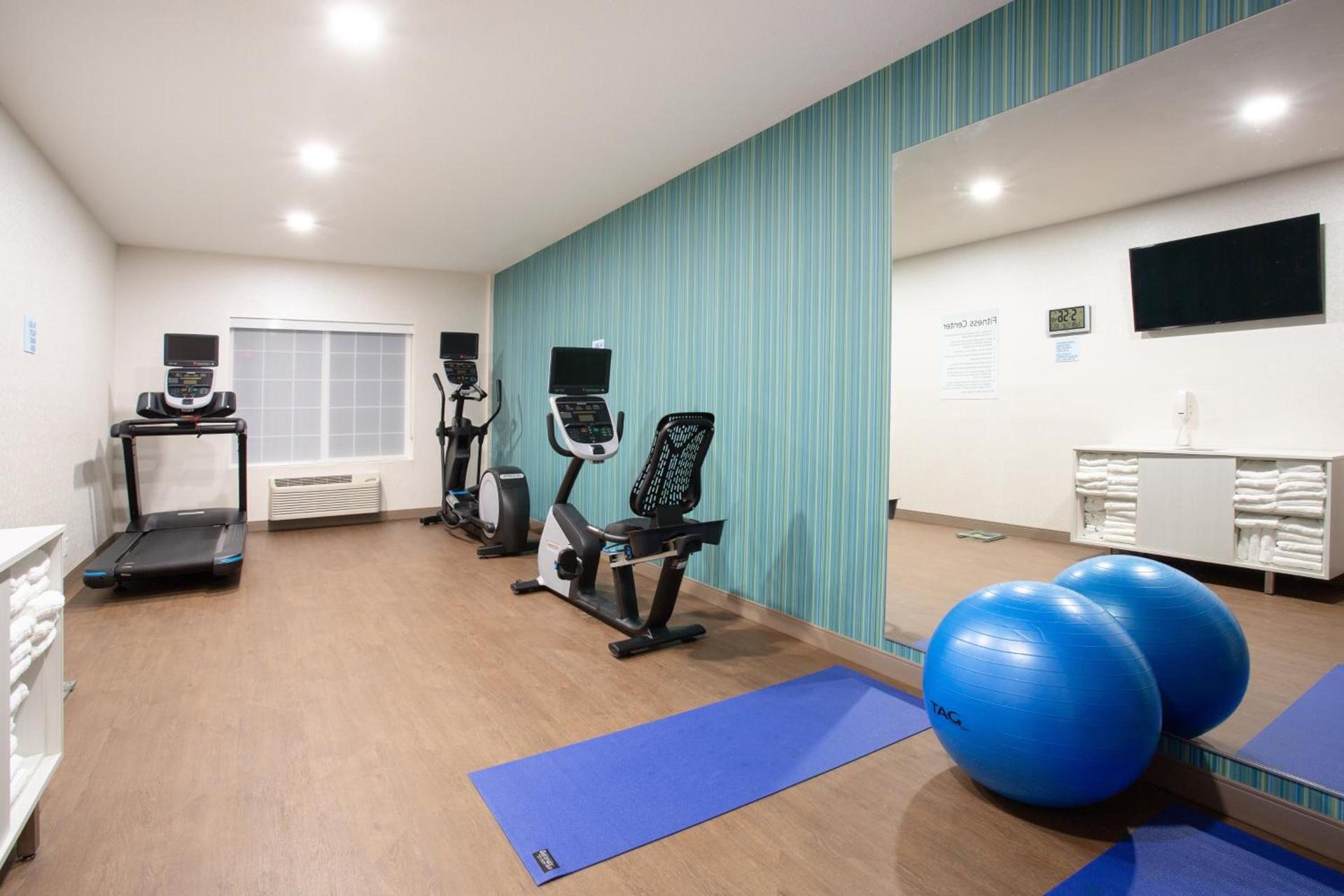 Holiday Inn Express & Suites Lincoln City by IHG photo 35