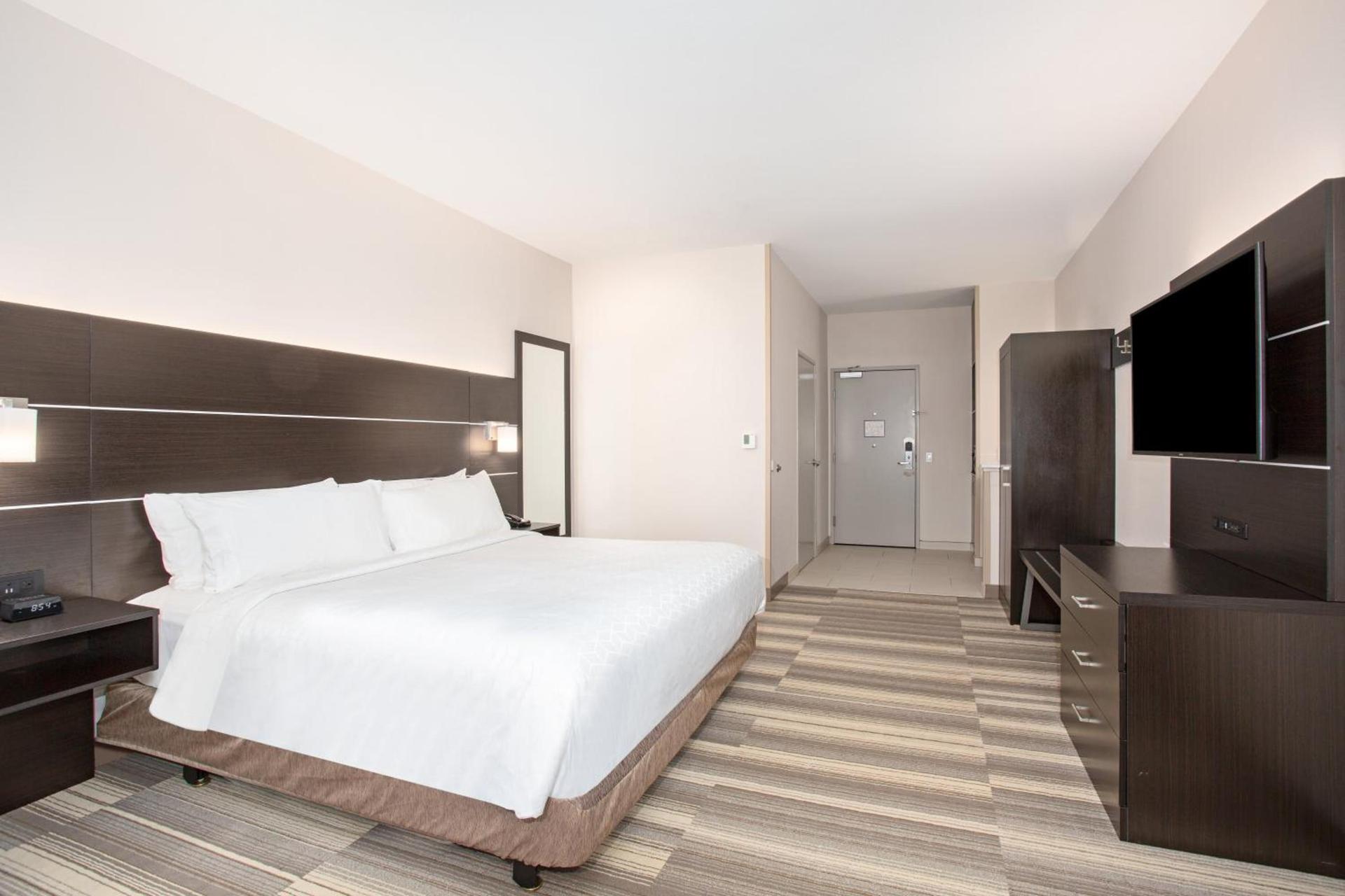 Holiday Inn Express & Suites Lincoln City by IHG photo 26