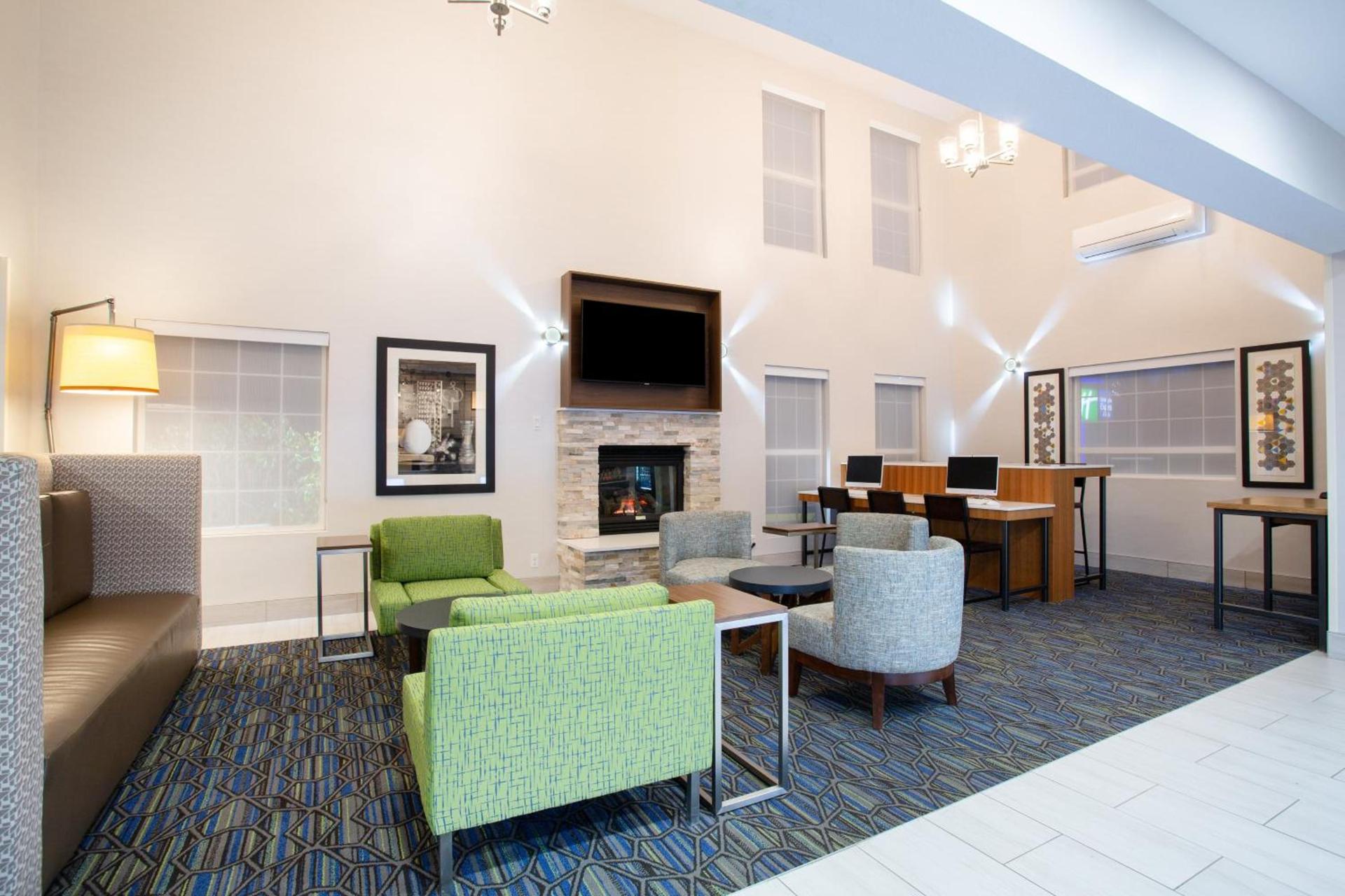 Holiday Inn Express & Suites Lincoln City by IHG photo 13