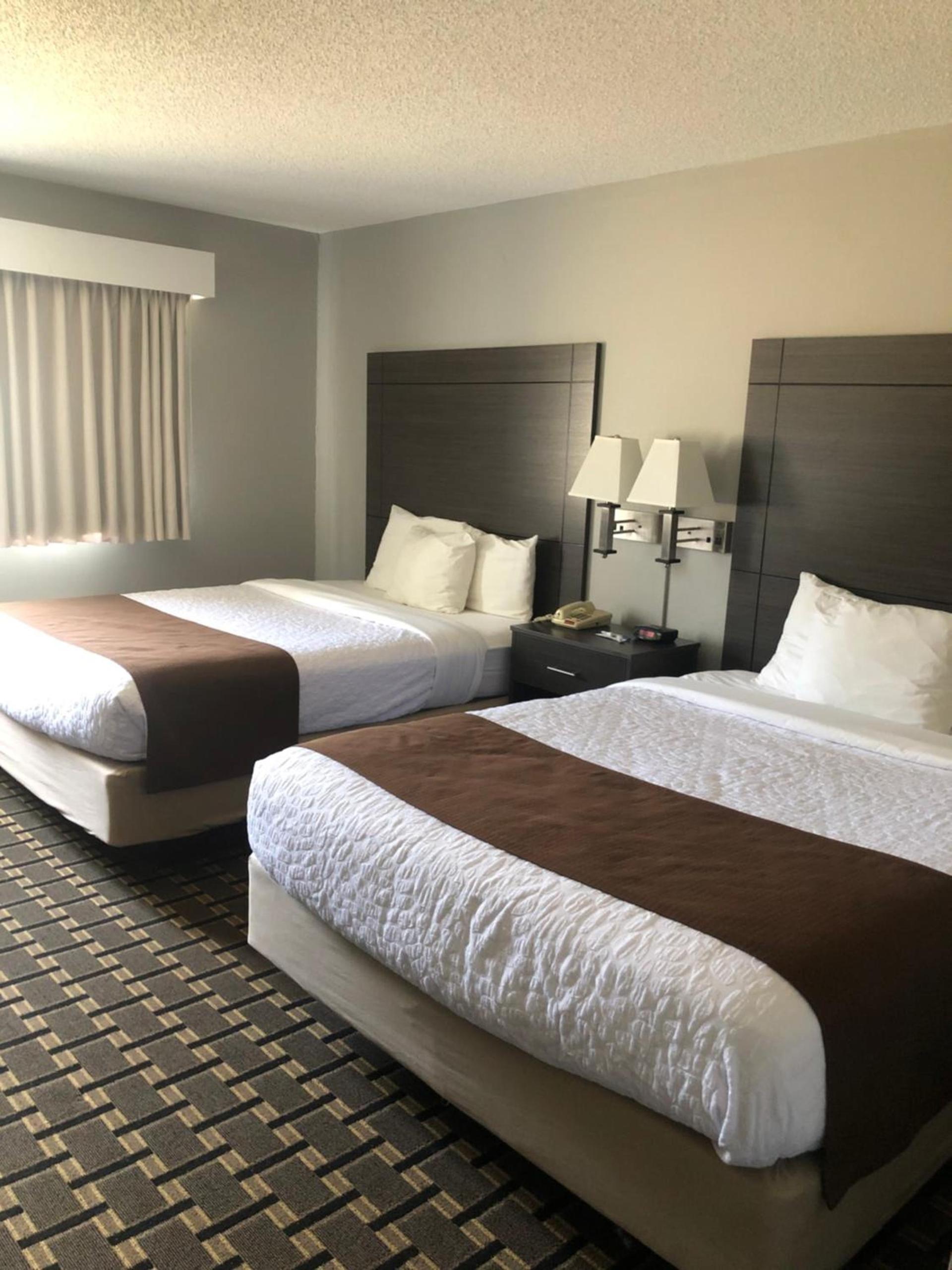 Adams Inn and Suites photo 59
