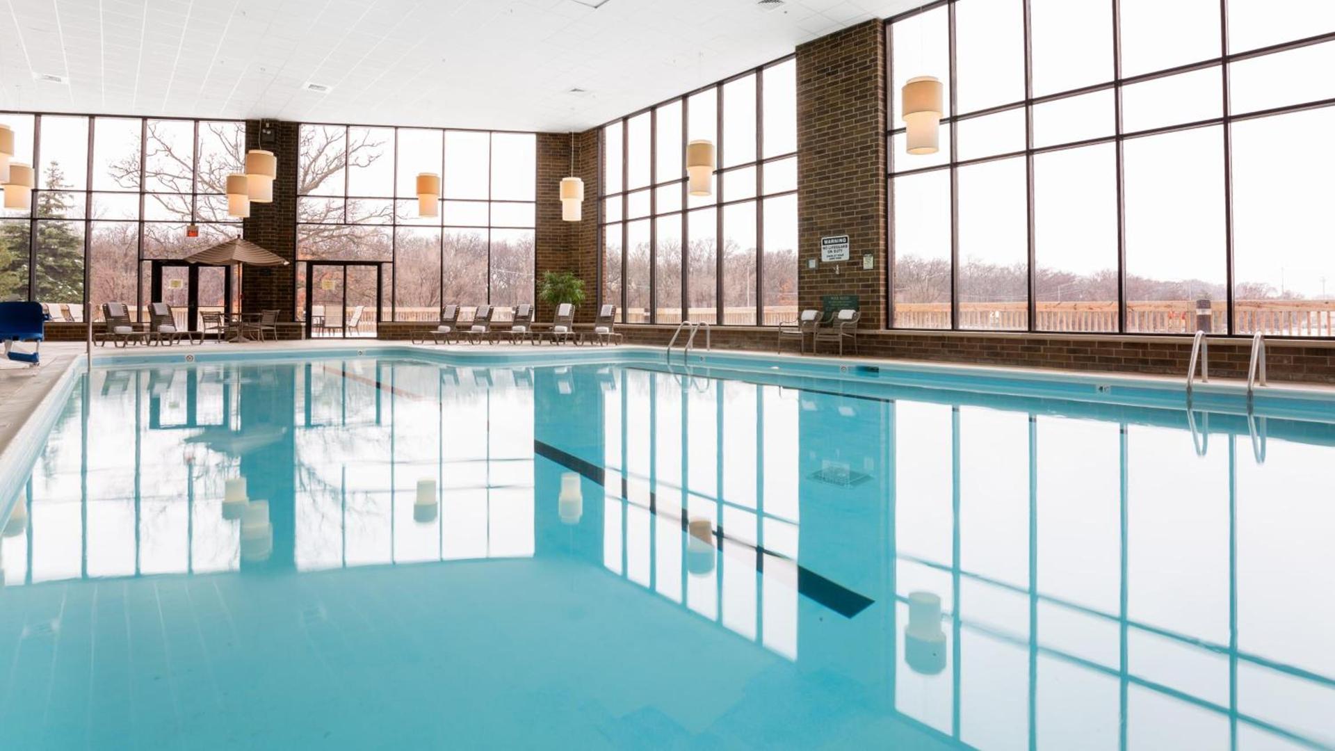 Holiday Inn Chicago Nw Crystal Lk Conv Ctr by IHG photo 3