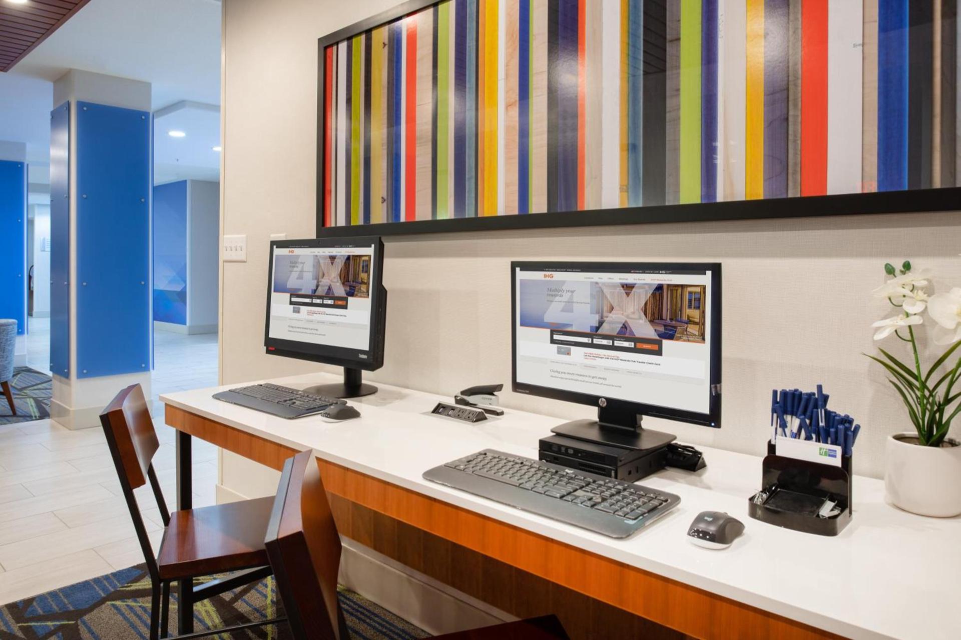 Holiday Inn Express & Suites Phoenix Glendale Dist by IHG photo 4