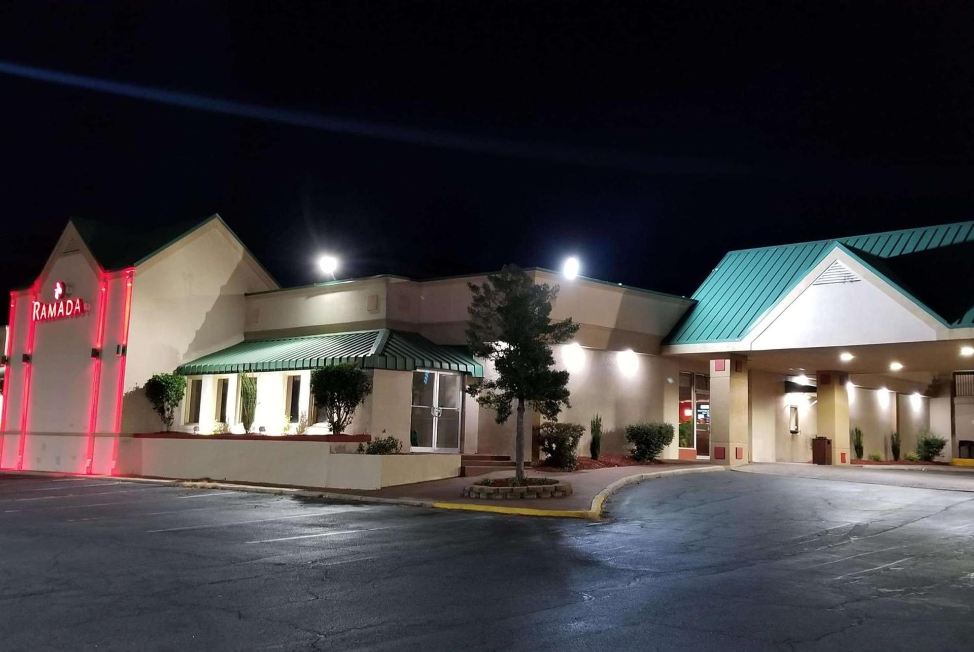 Ramada by Wyndham & Suites Warner Robins photo 1